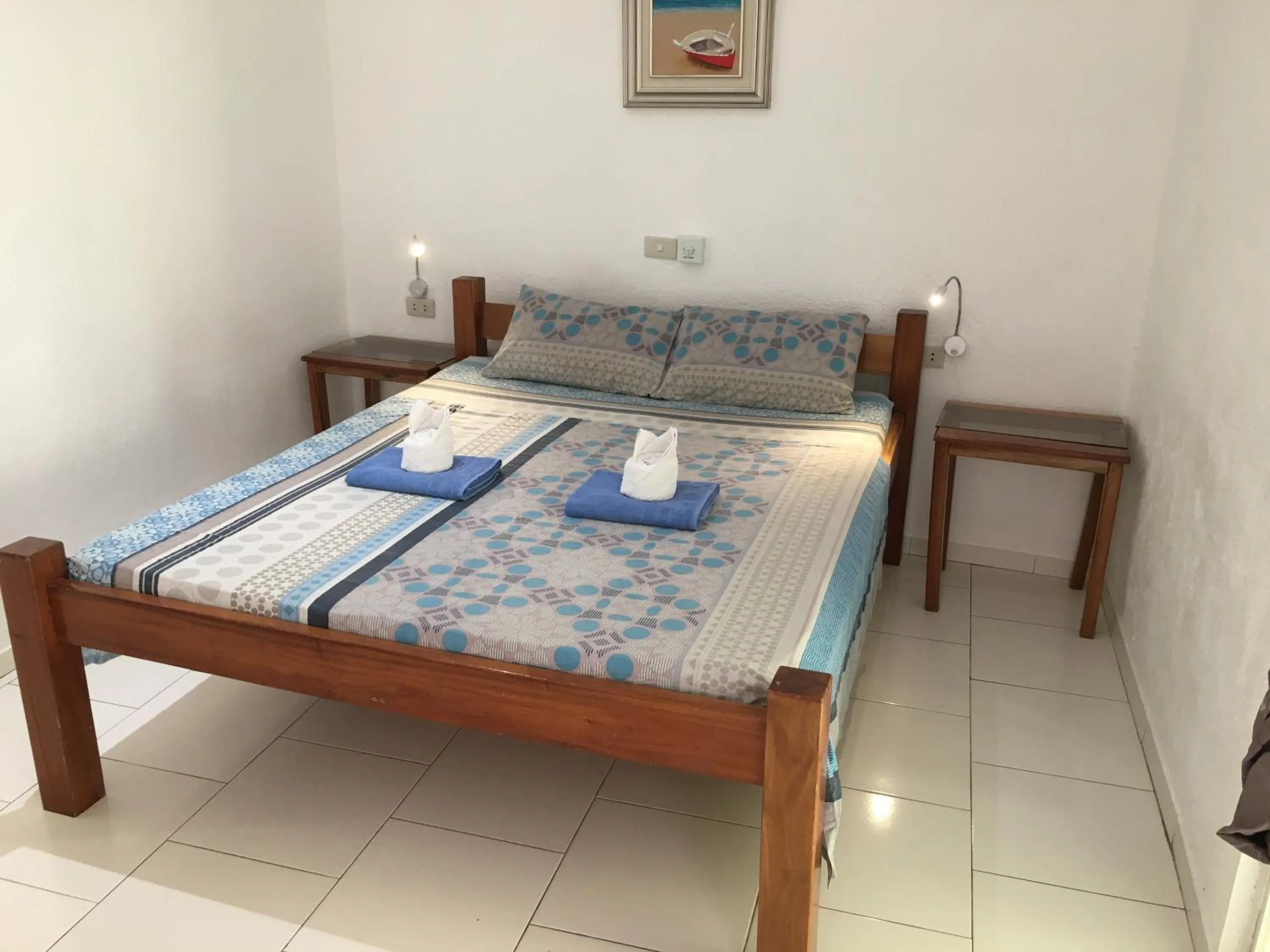 Bed in Alona Gecko Inn