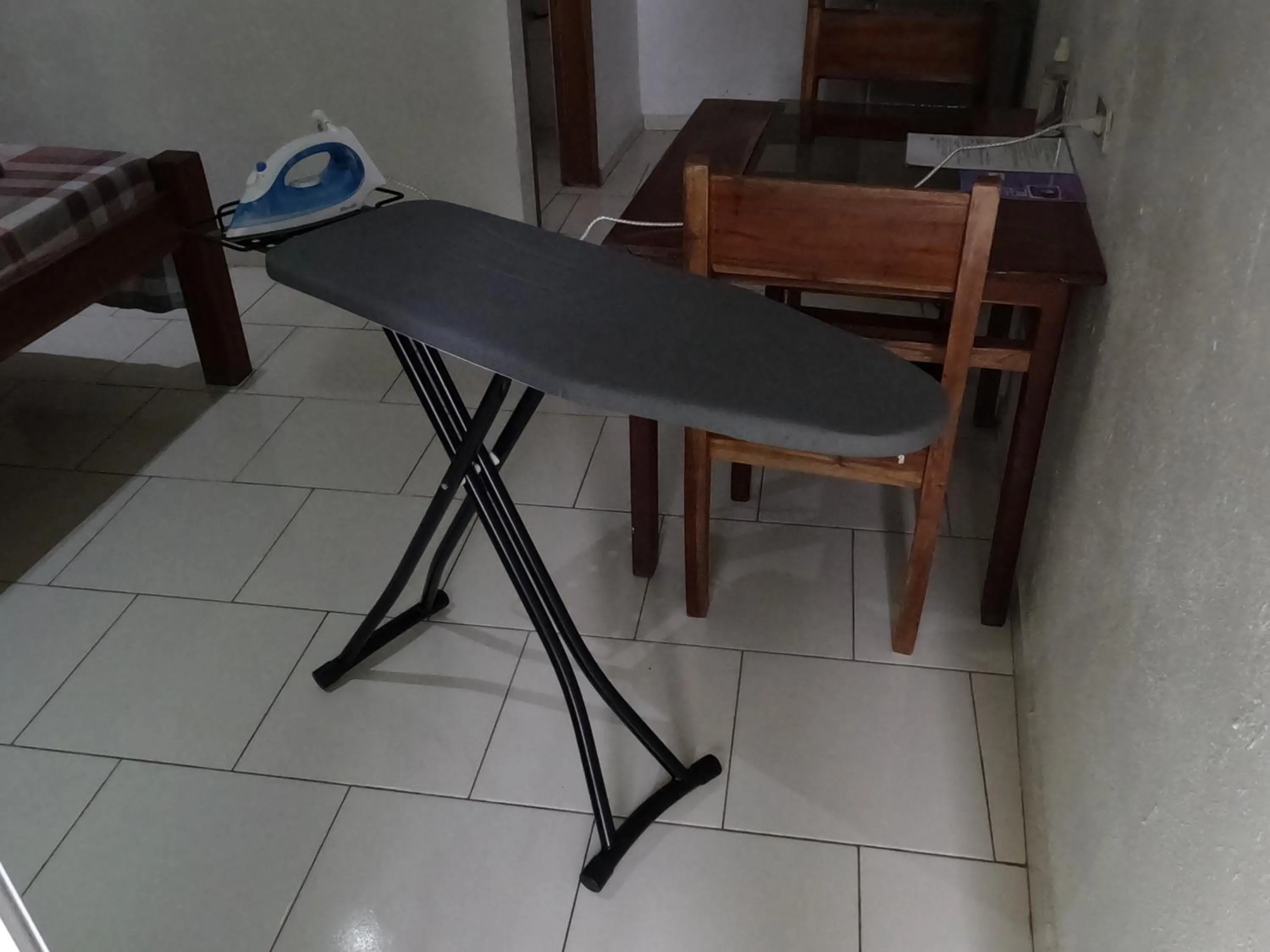 flat iron in Alona Gecko Inn