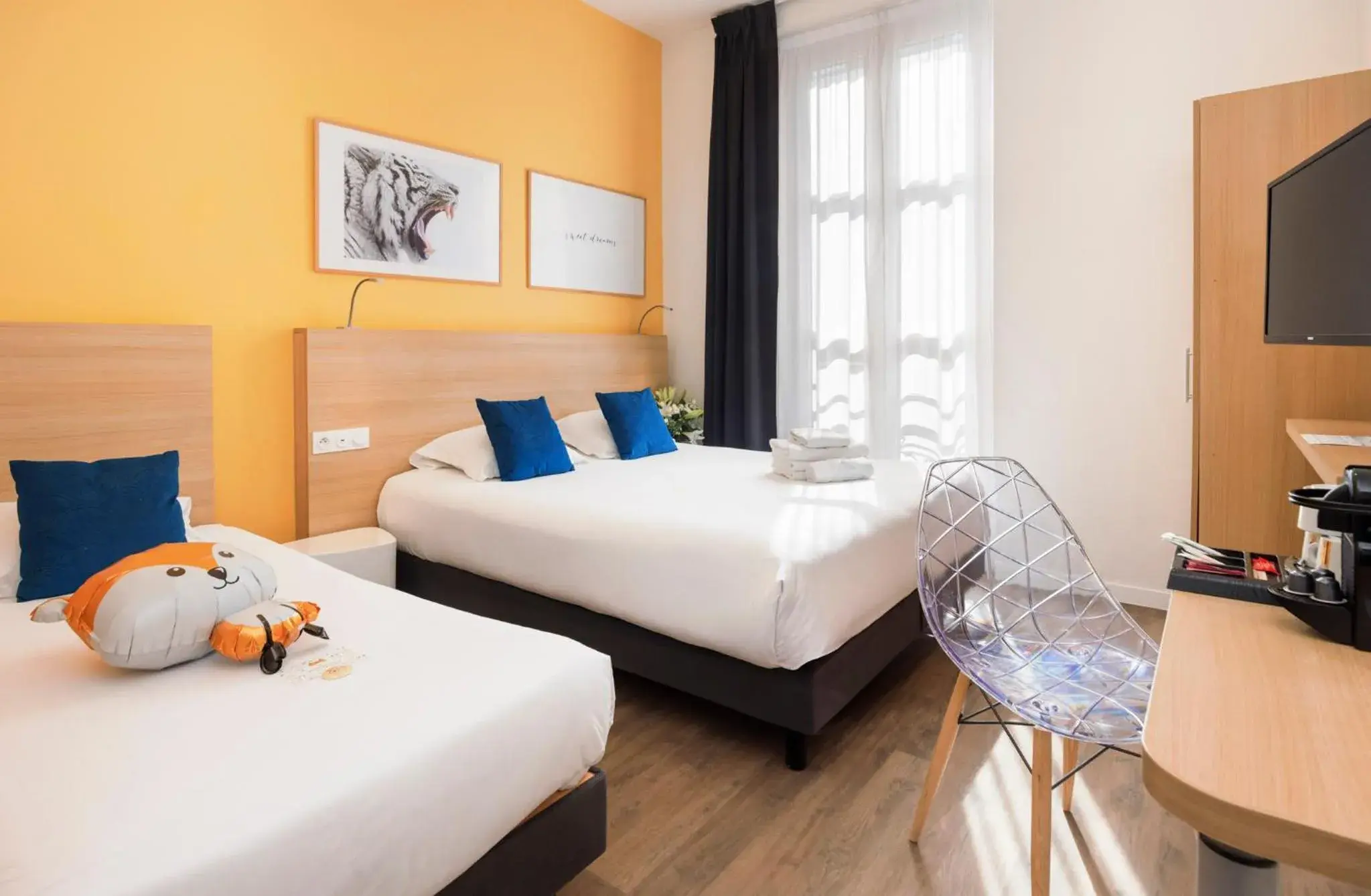 Deluxe Triple Room in Hôtel Byakko Nice Deluxe Triple Room in Hôtel Byakko Nice