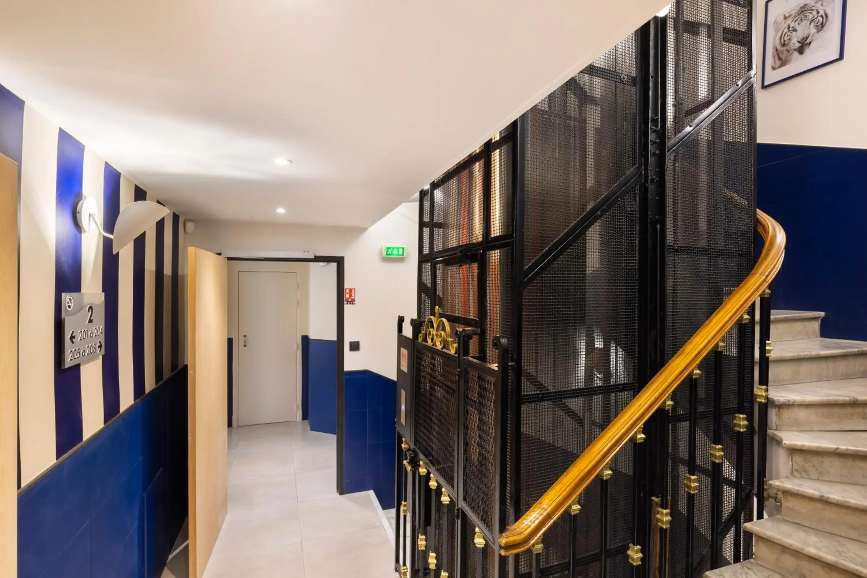 Property building in Hôtel Byakko Nice Property building in Hôtel Byakko Nice