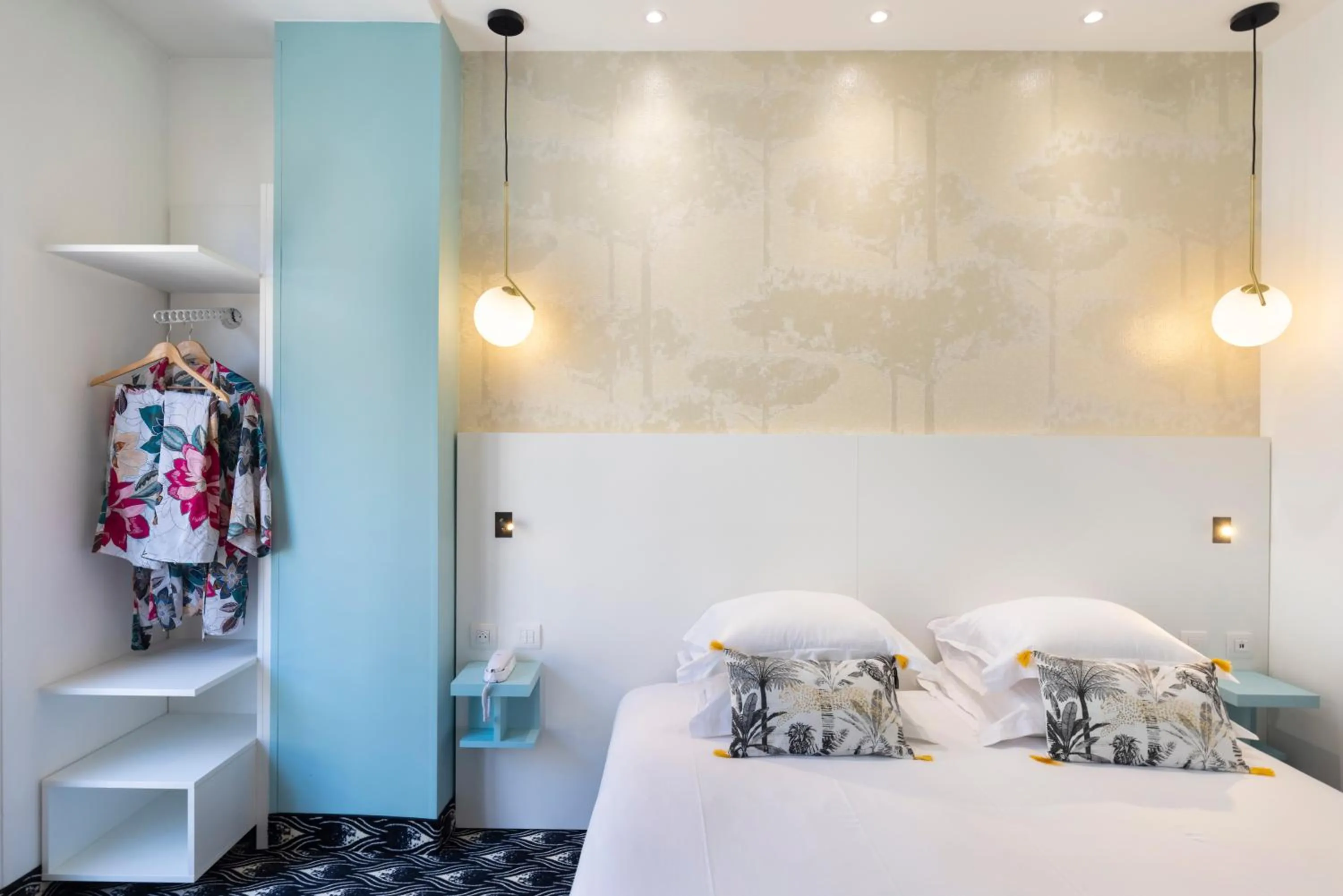 Bedroom, Bed in Hôtel Byakko Nice