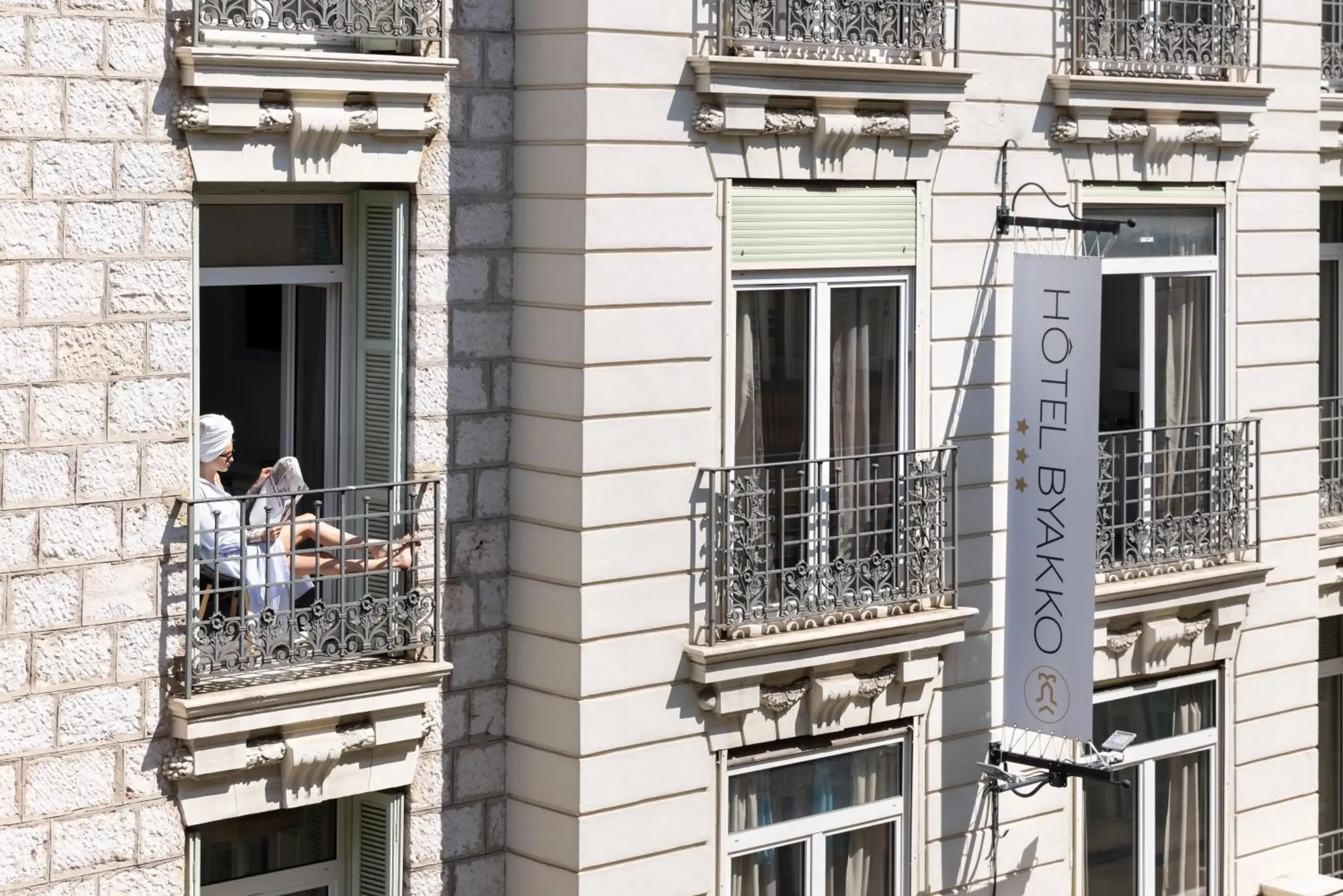 Property building in Hôtel Byakko Nice Property building in Hôtel Byakko Nice