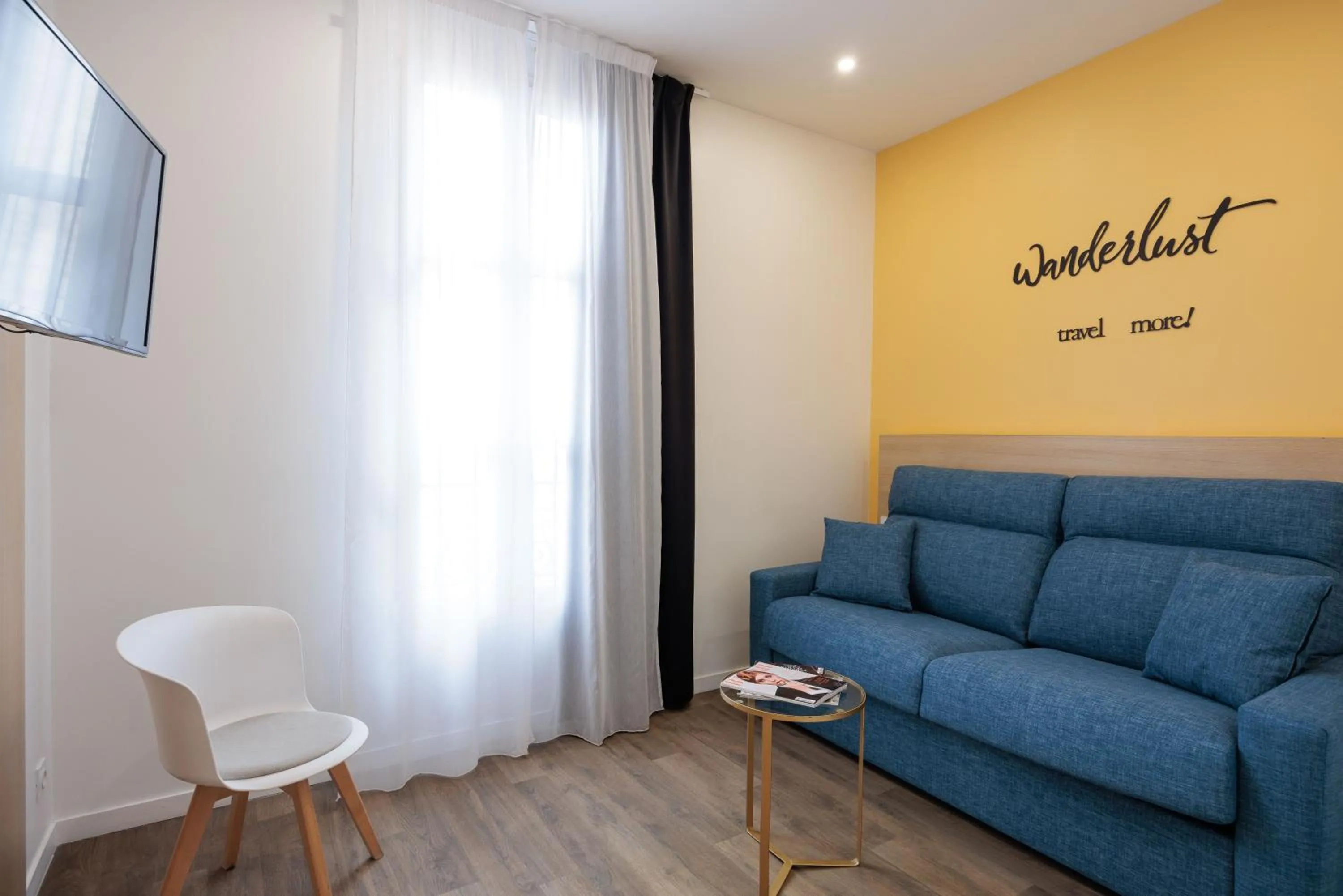 Seating area in Hôtel Byakko Nice