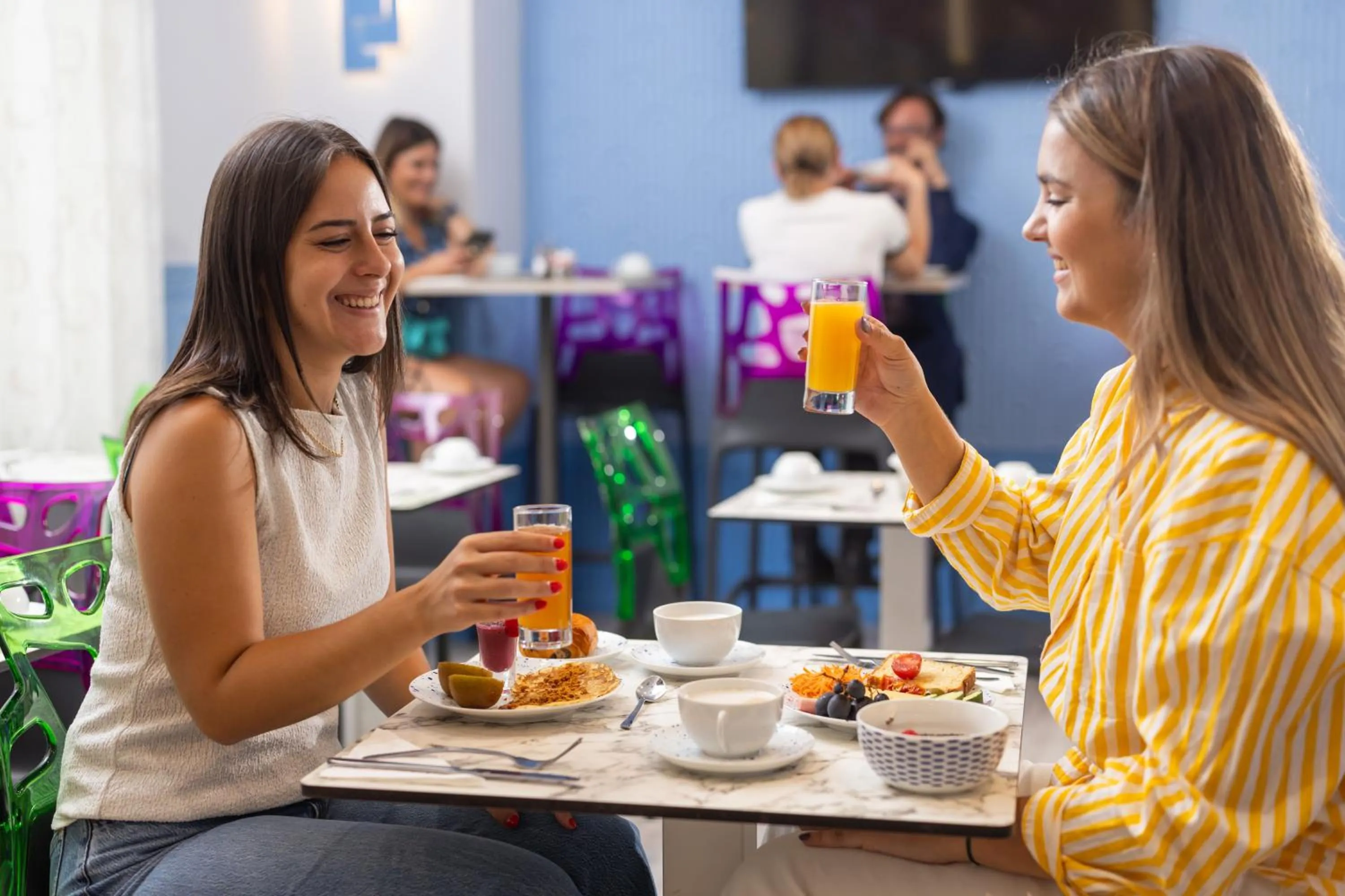 Restaurant/places to eat in Hôtel Byakko Nice