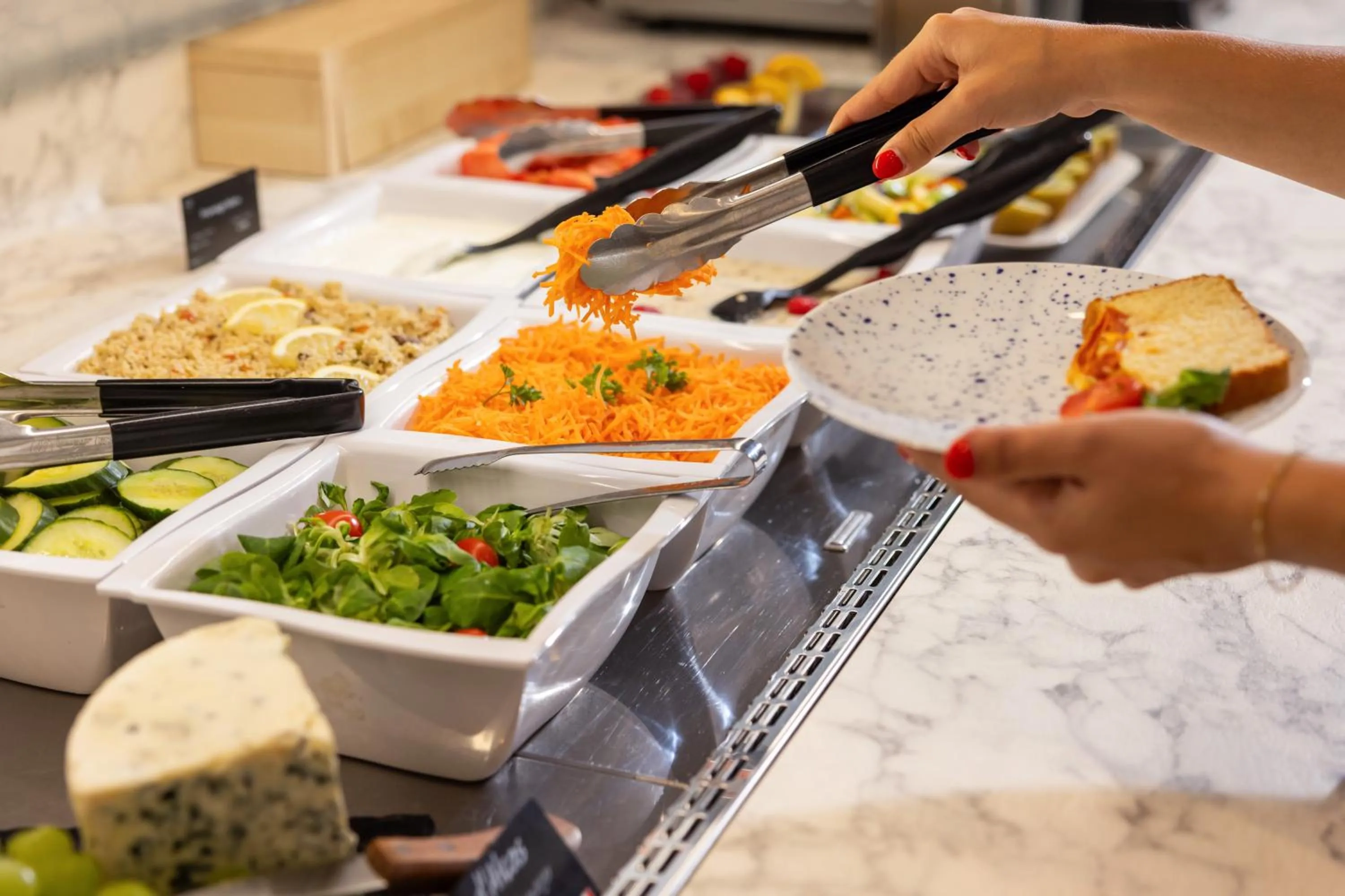 Buffet breakfast in Hôtel Byakko Nice