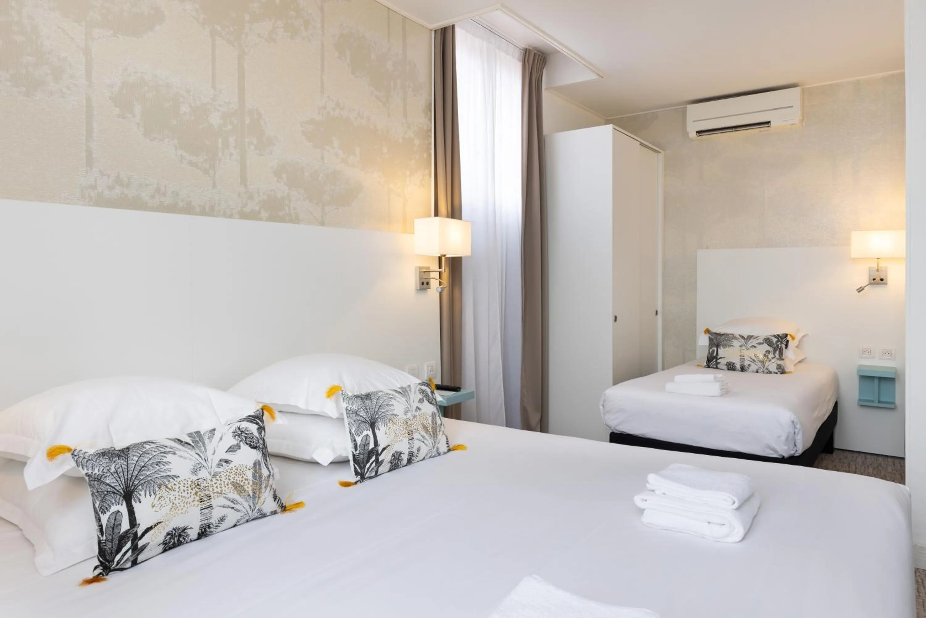 Bedroom, Bed in Hôtel Byakko Nice