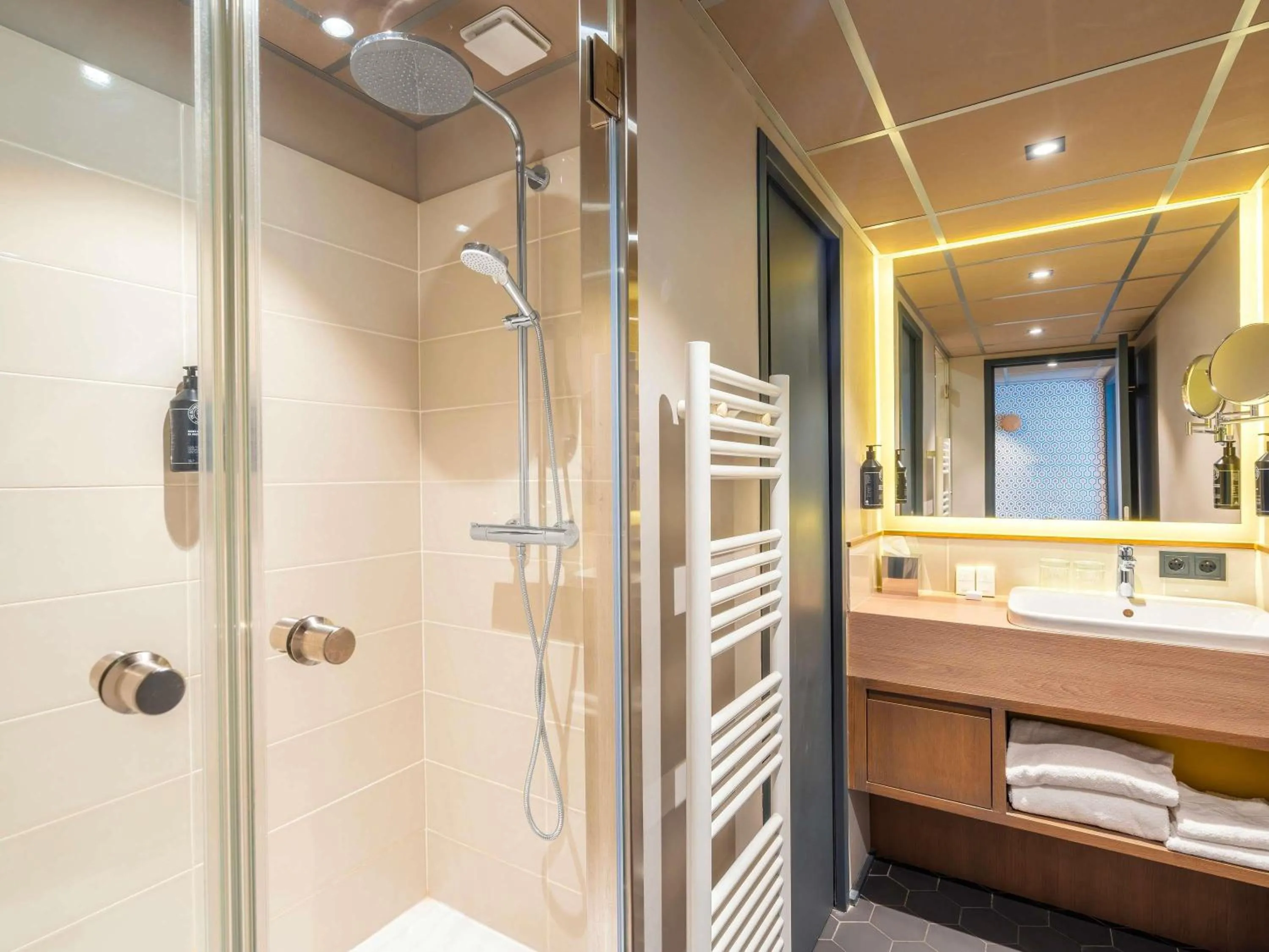 Bedroom in Le Splendid Hotel Lac D'Annecy - Handwritten Collection