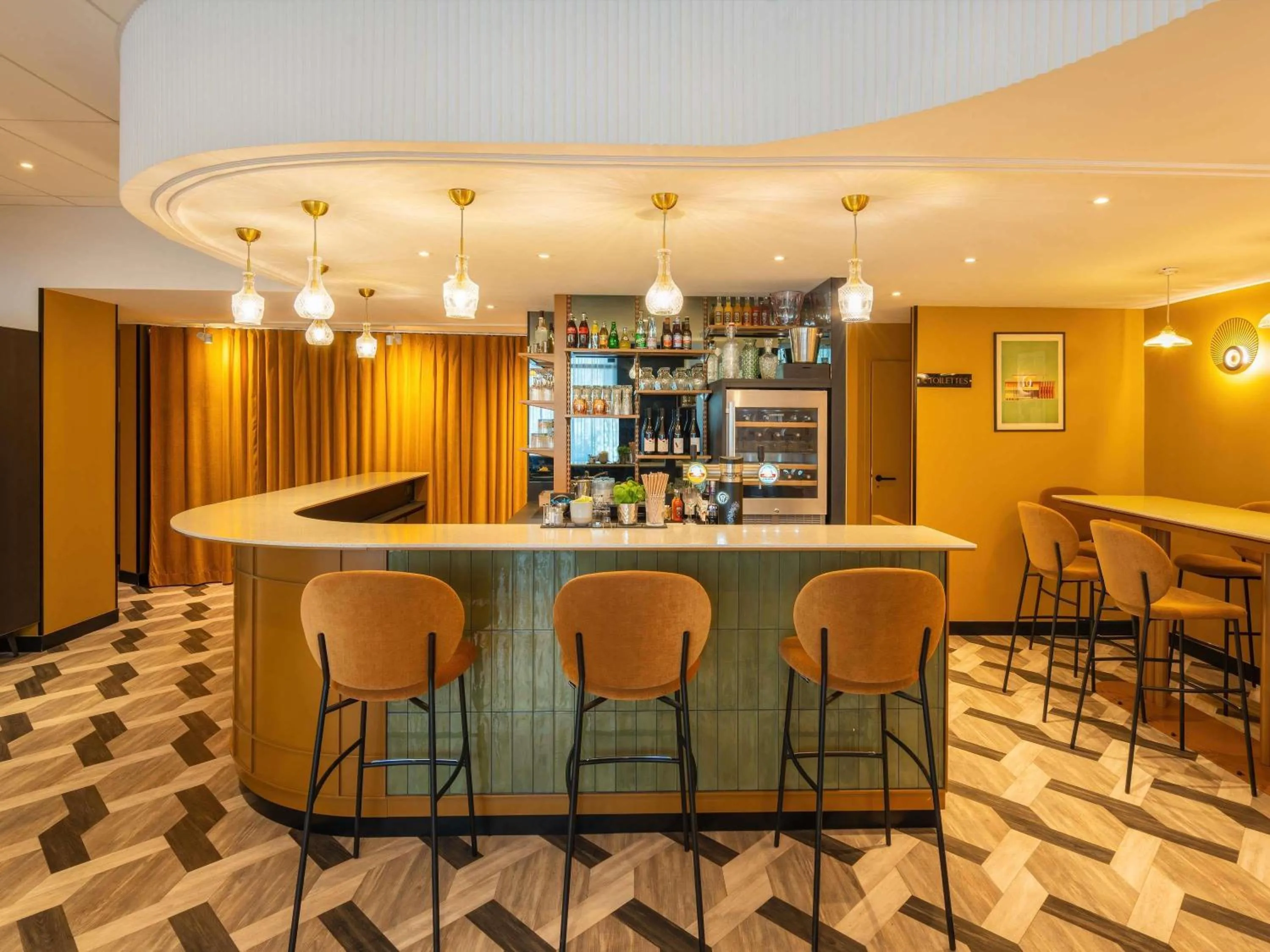 Lounge or bar in Le Splendid Hotel Lac D'Annecy - Handwritten Collection