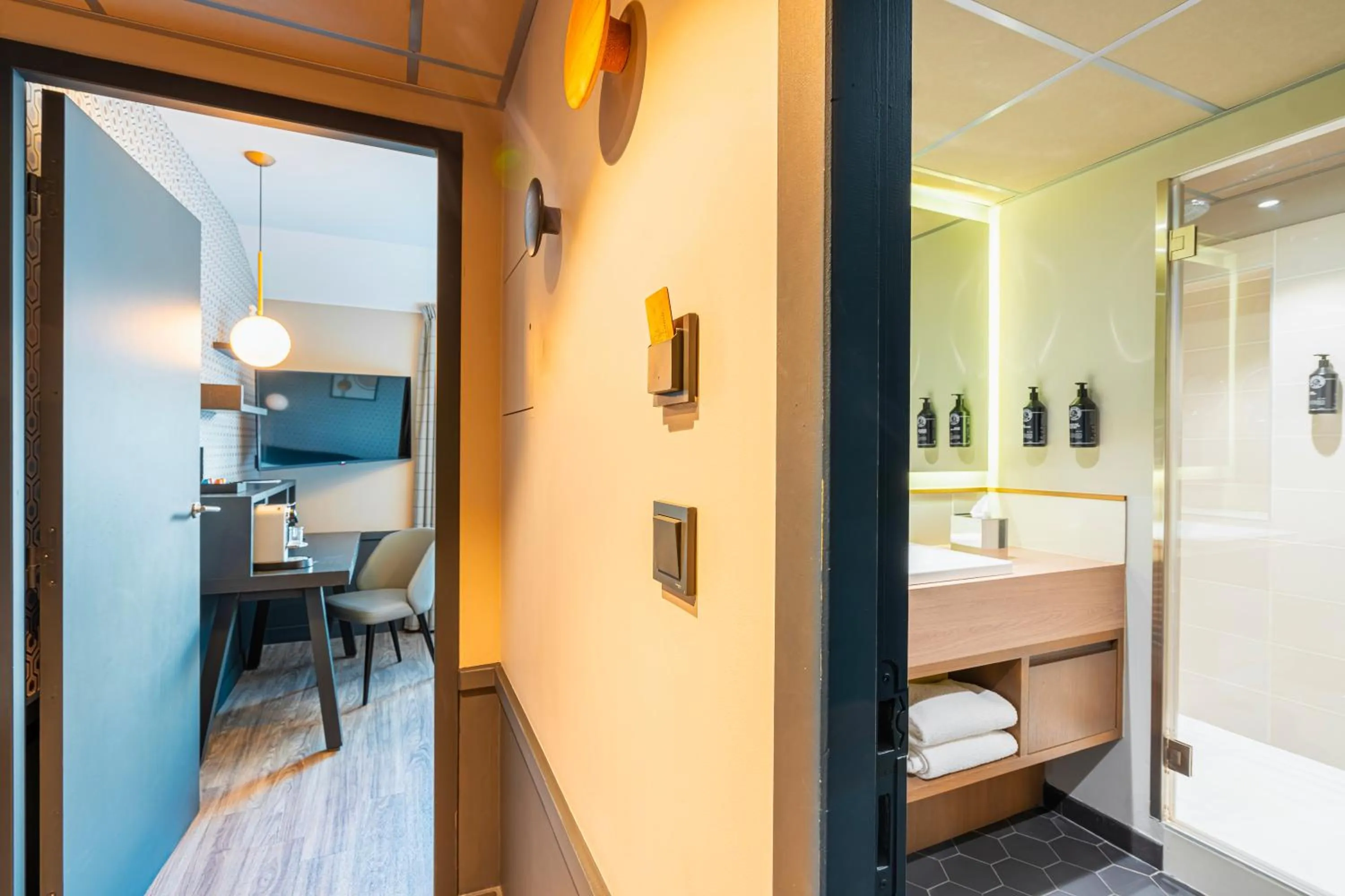 Bedroom in Le Splendid Hotel Lac D'Annecy - Handwritten Collection