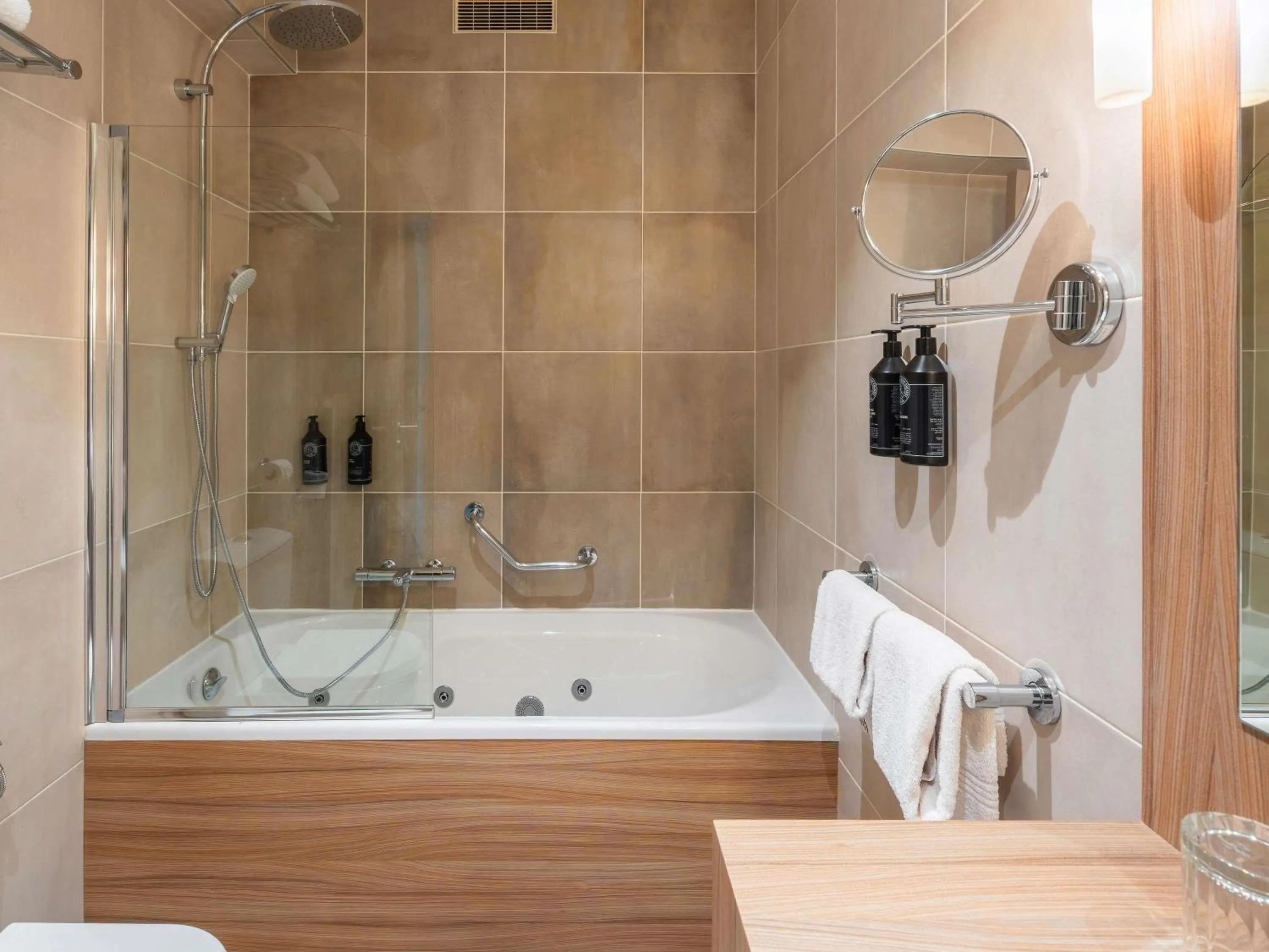 Bedroom in Le Splendid Hotel Lac D'Annecy - Handwritten Collection