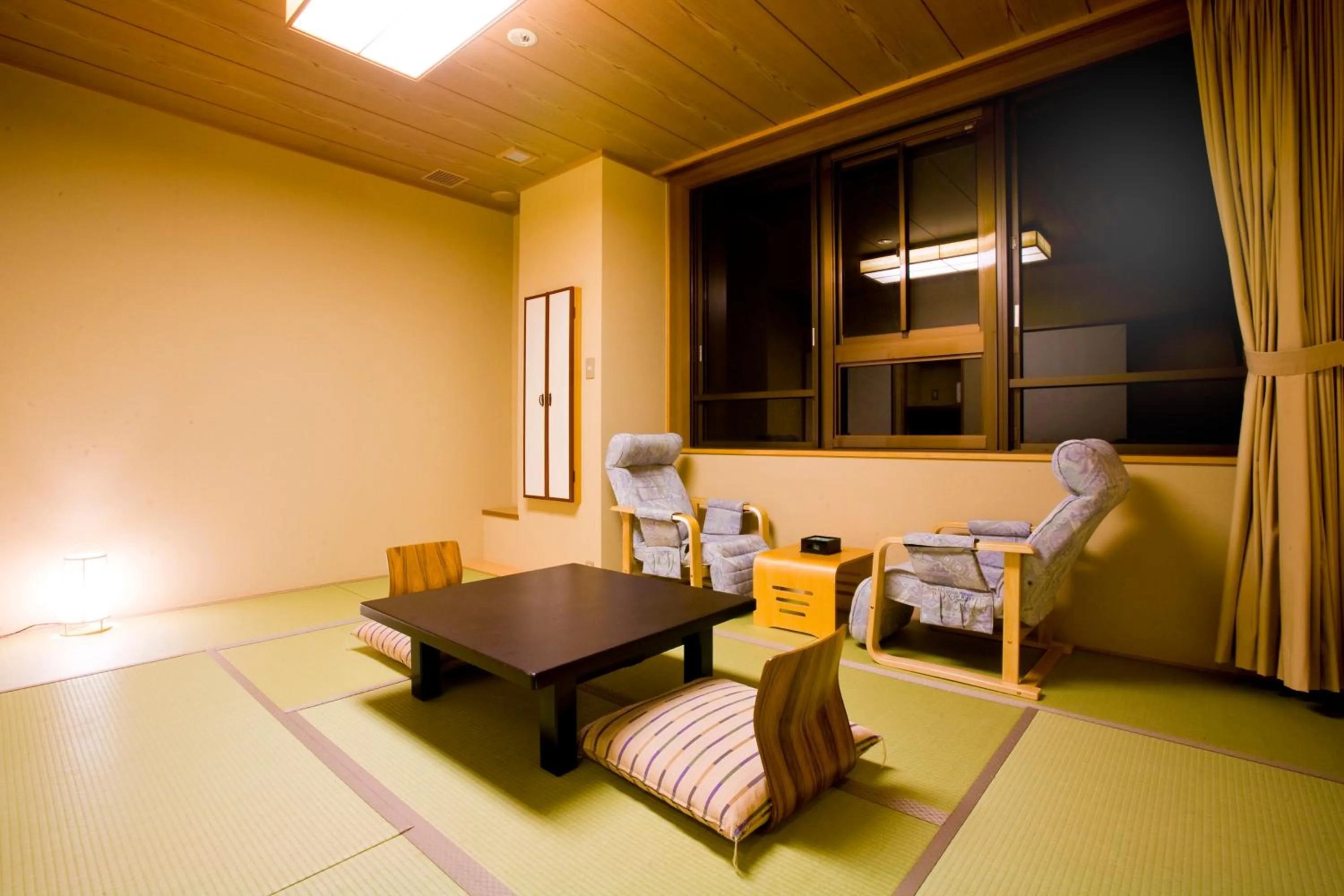 山荘 風の杜 Sanso Kazenomori