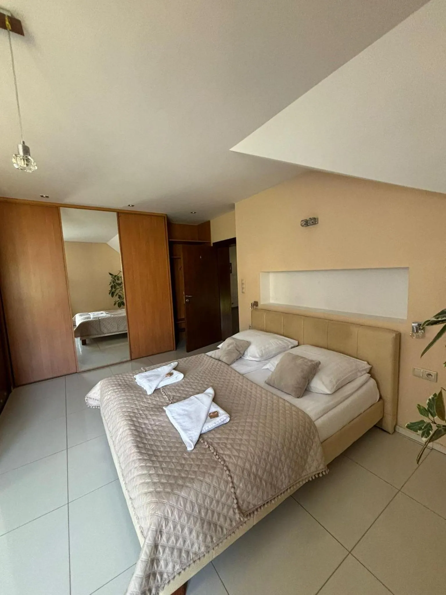 Bed in Jaśminowe Ogrody