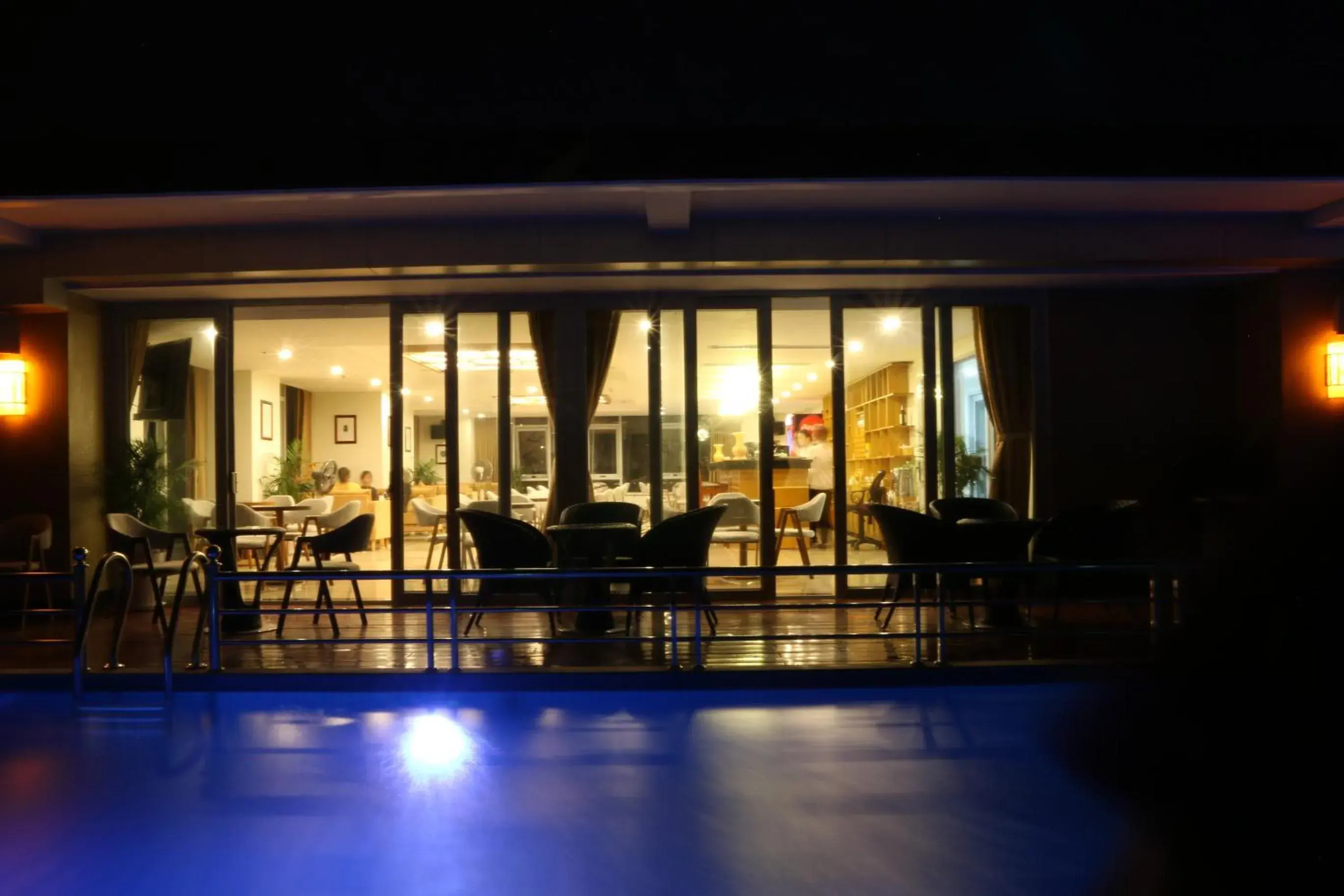 Swimming pool in Vinh Hoang Hotel Swimming pool in Vinh Hoang Hotel