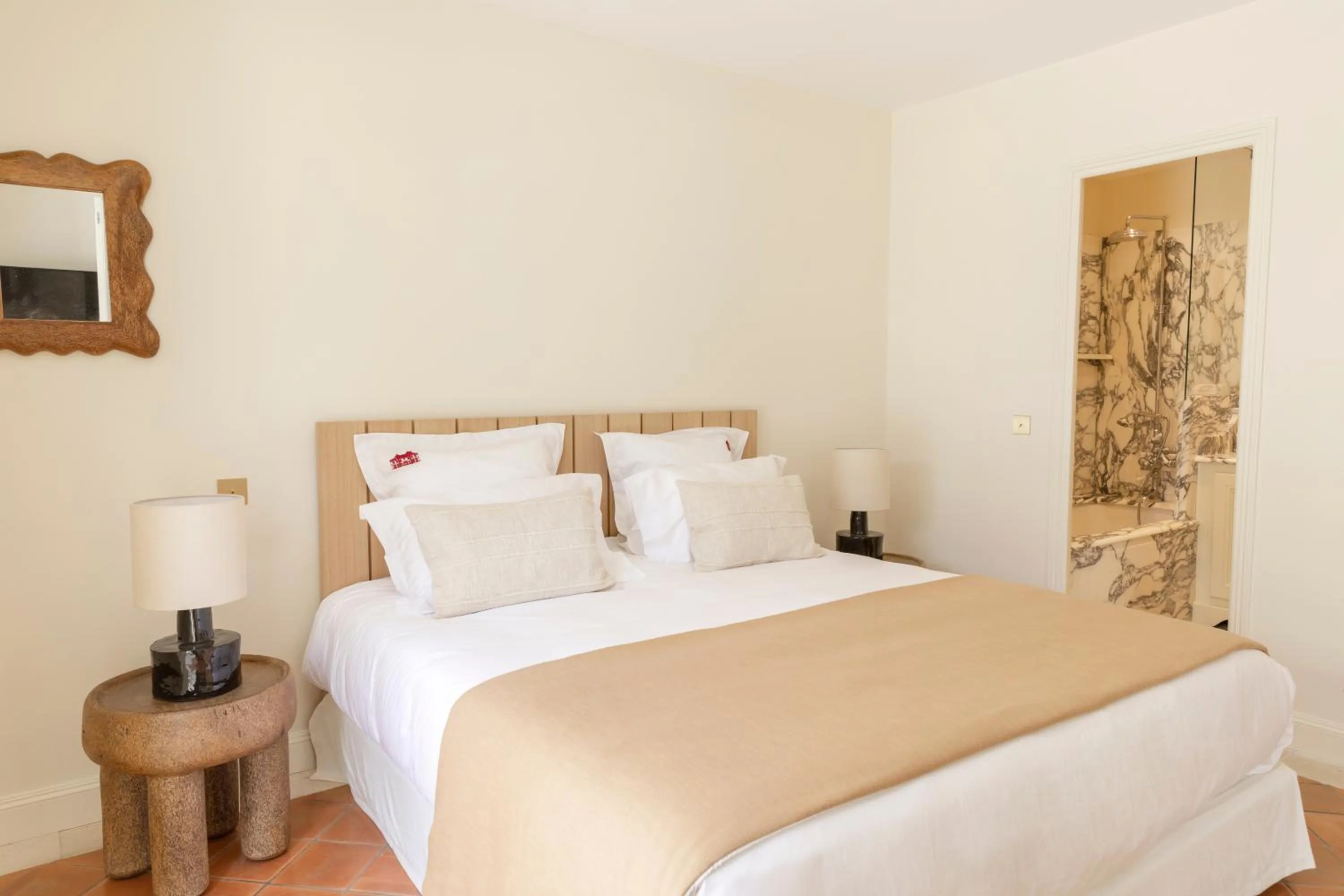 Bedroom, Bed in La Bastide de Saint Tropez