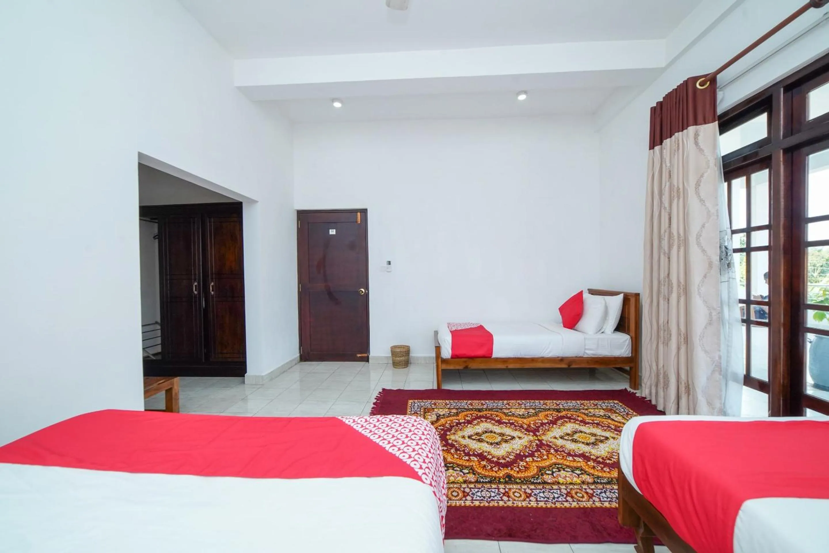 Bedroom, Bed in Dazzling Villa