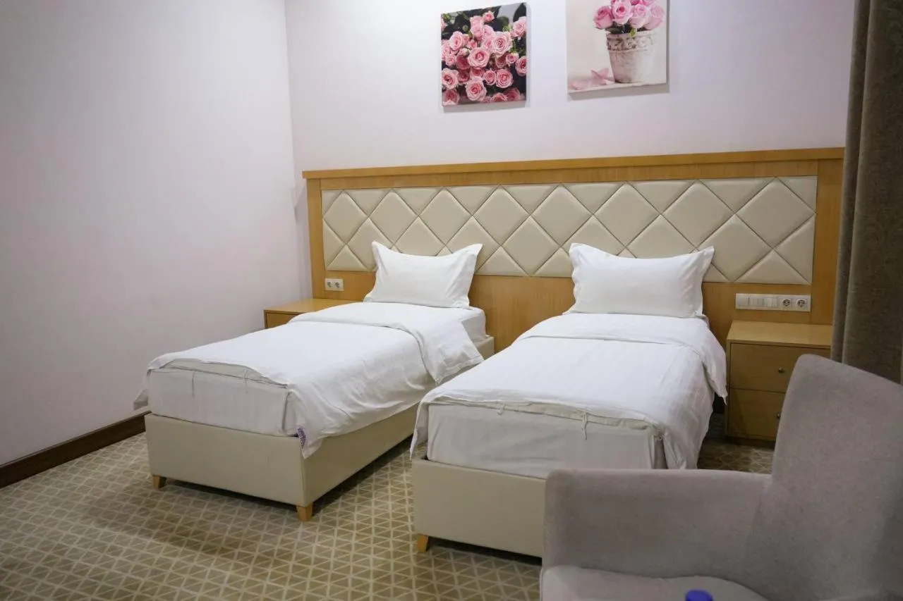 Deluxe Twin Room in Hotel Arai Plaza