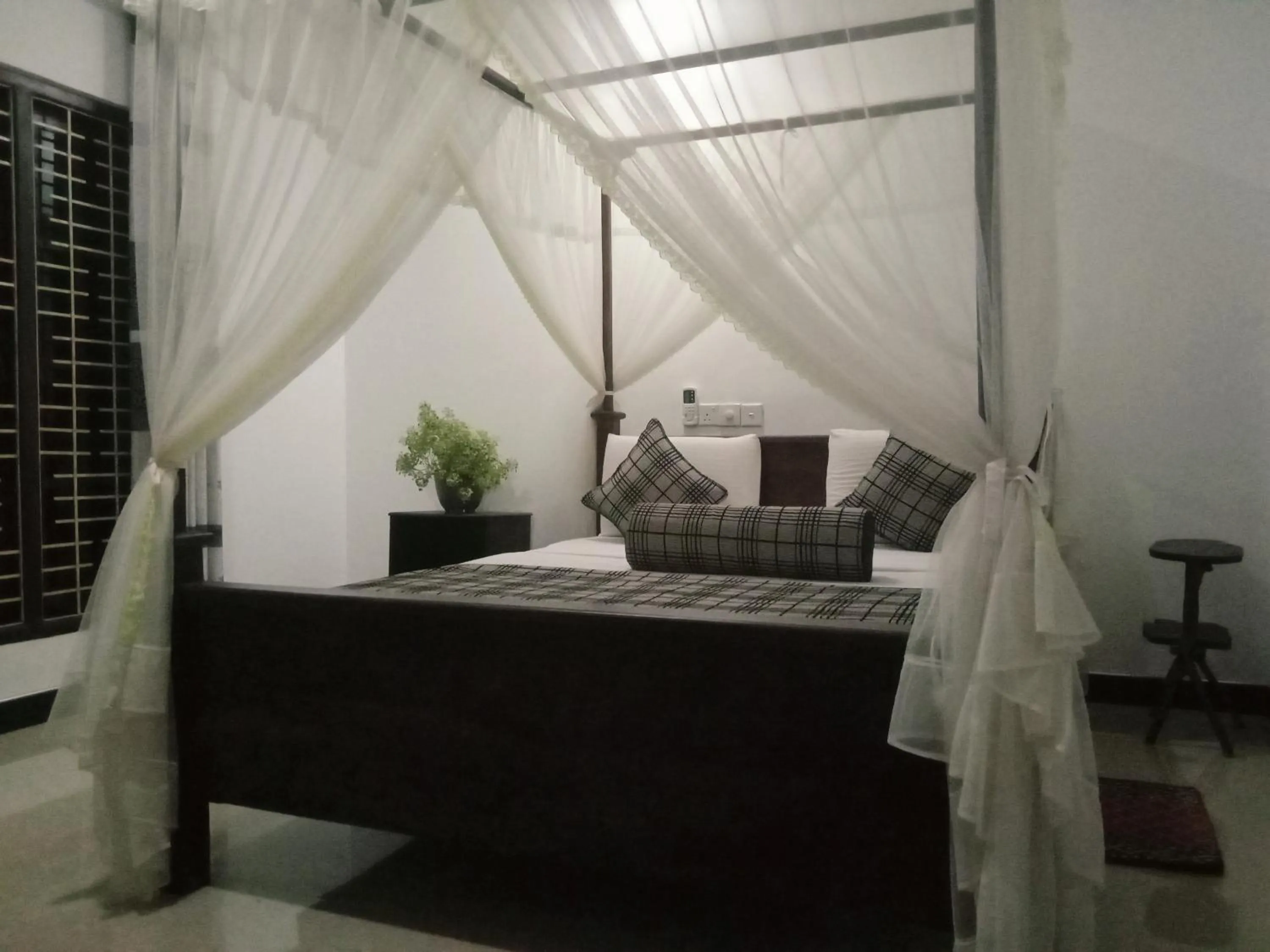 Bedroom, Bed in Sigiriya Rock Gate Resort