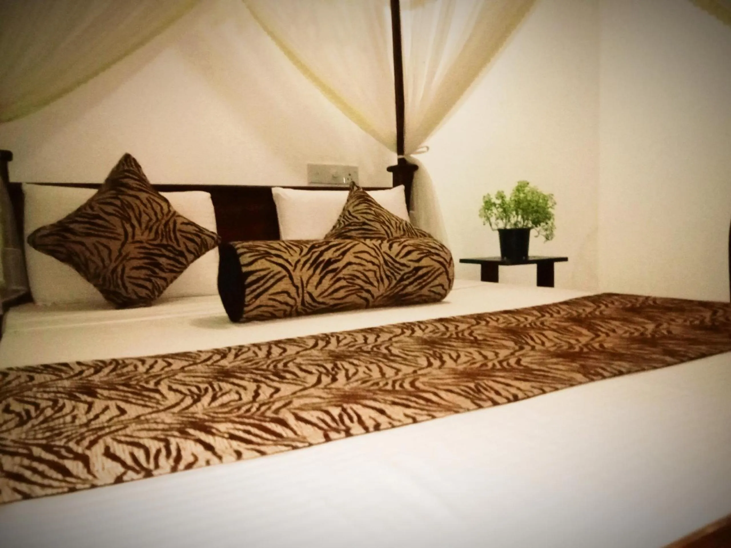 Bedroom, Bed in Sigiriya Rock Gate Resort