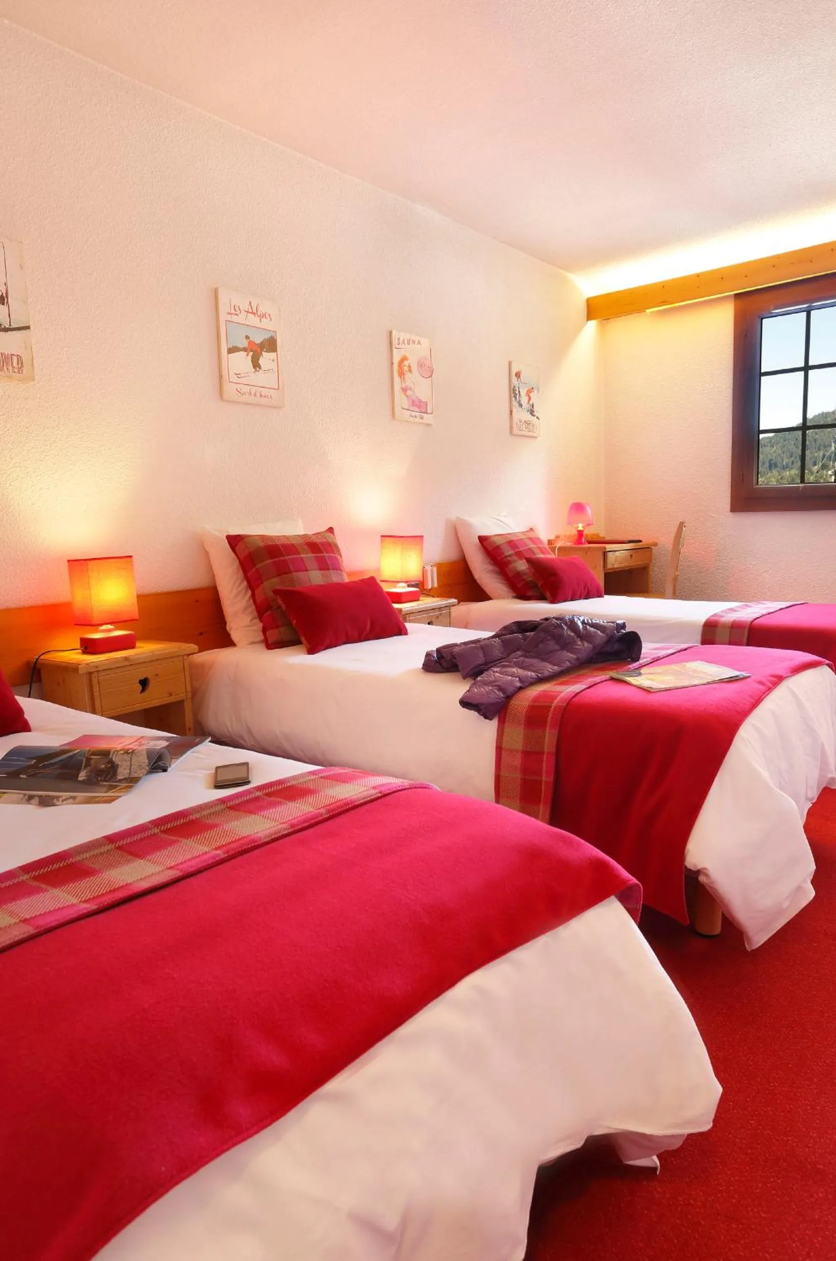 Bedroom, Bed in Hôtel du Bourg