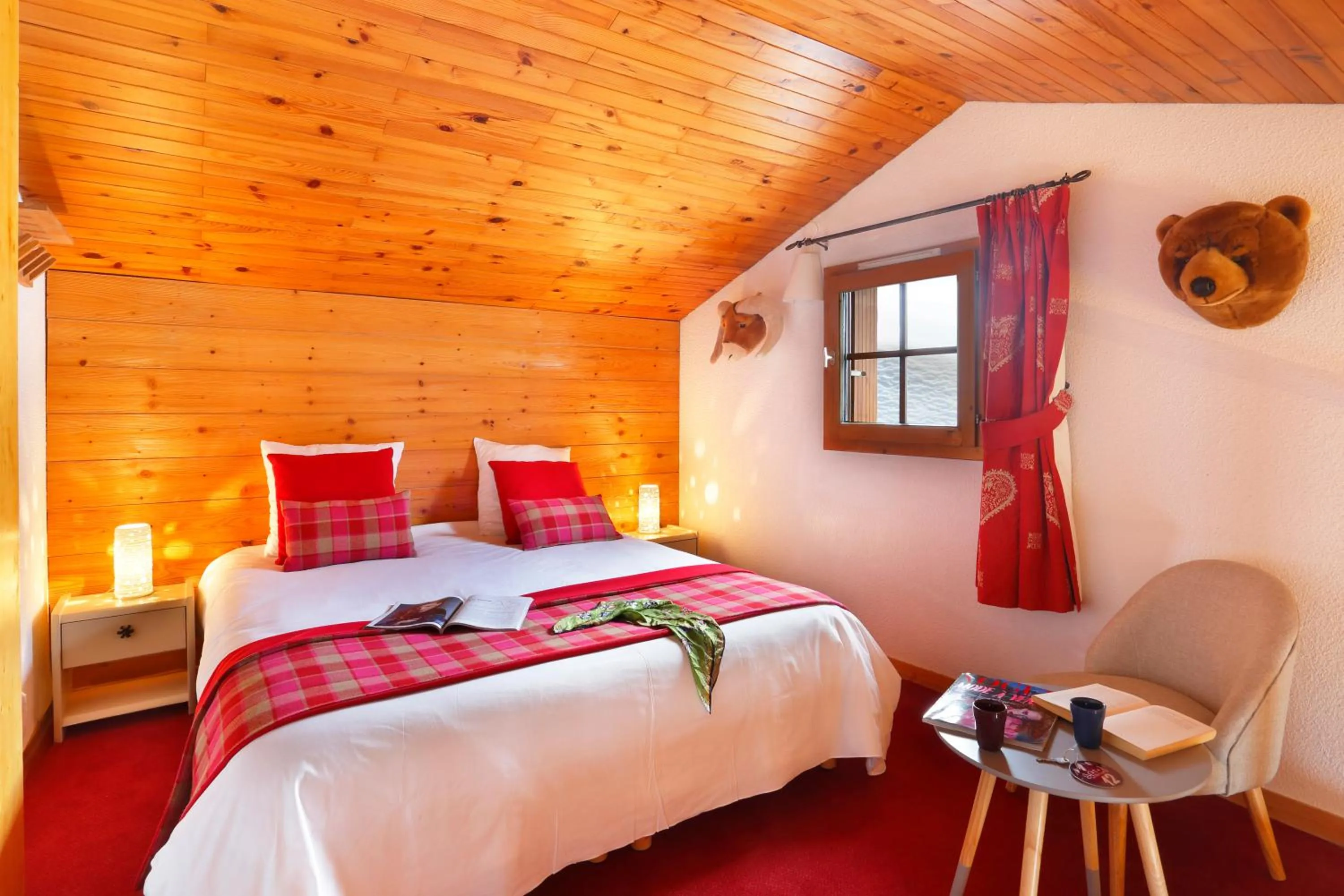 Bed in Hôtel du Bourg