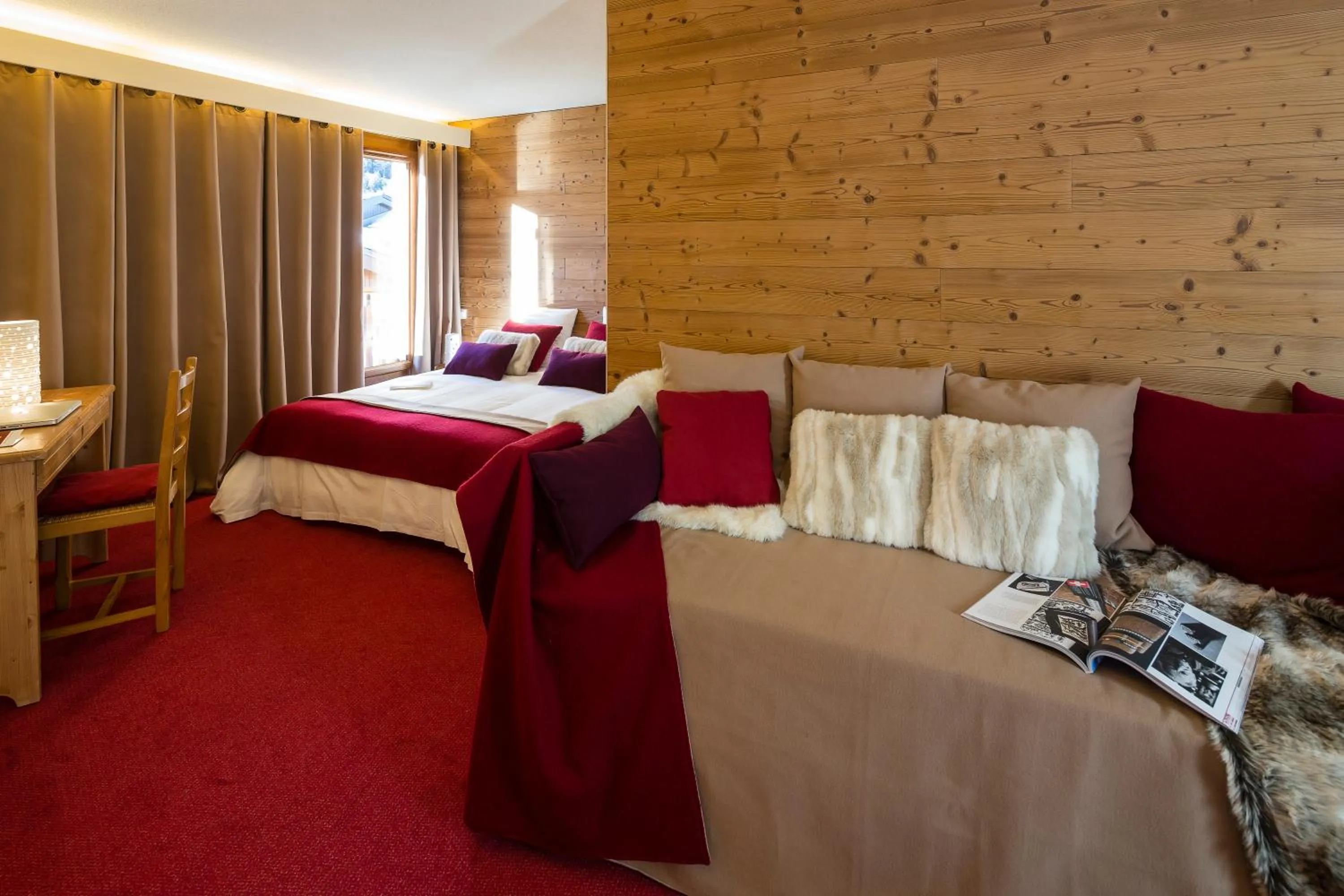 Bedroom, Bed in Hôtel du Bourg