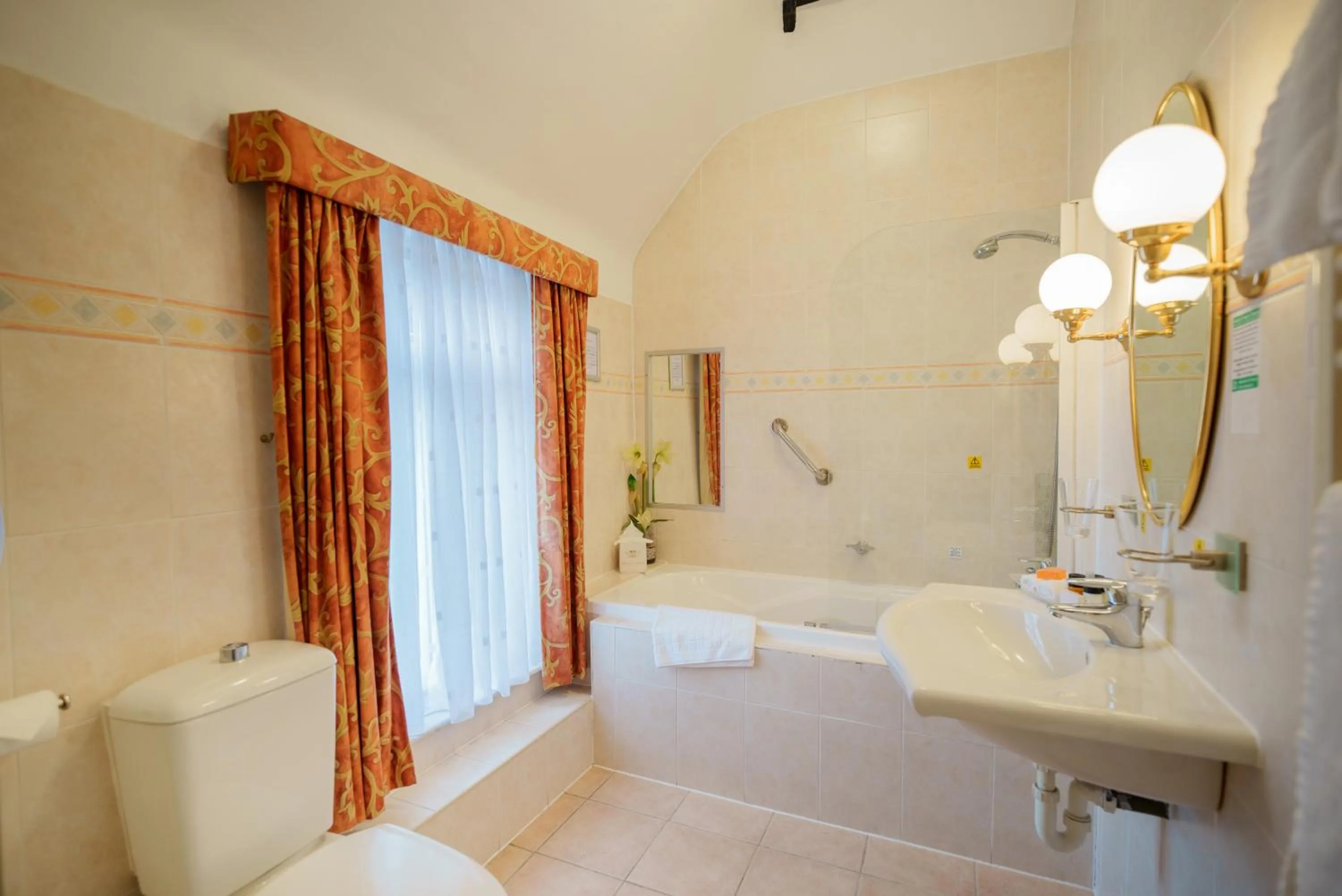 Bed in Marygreen Manor