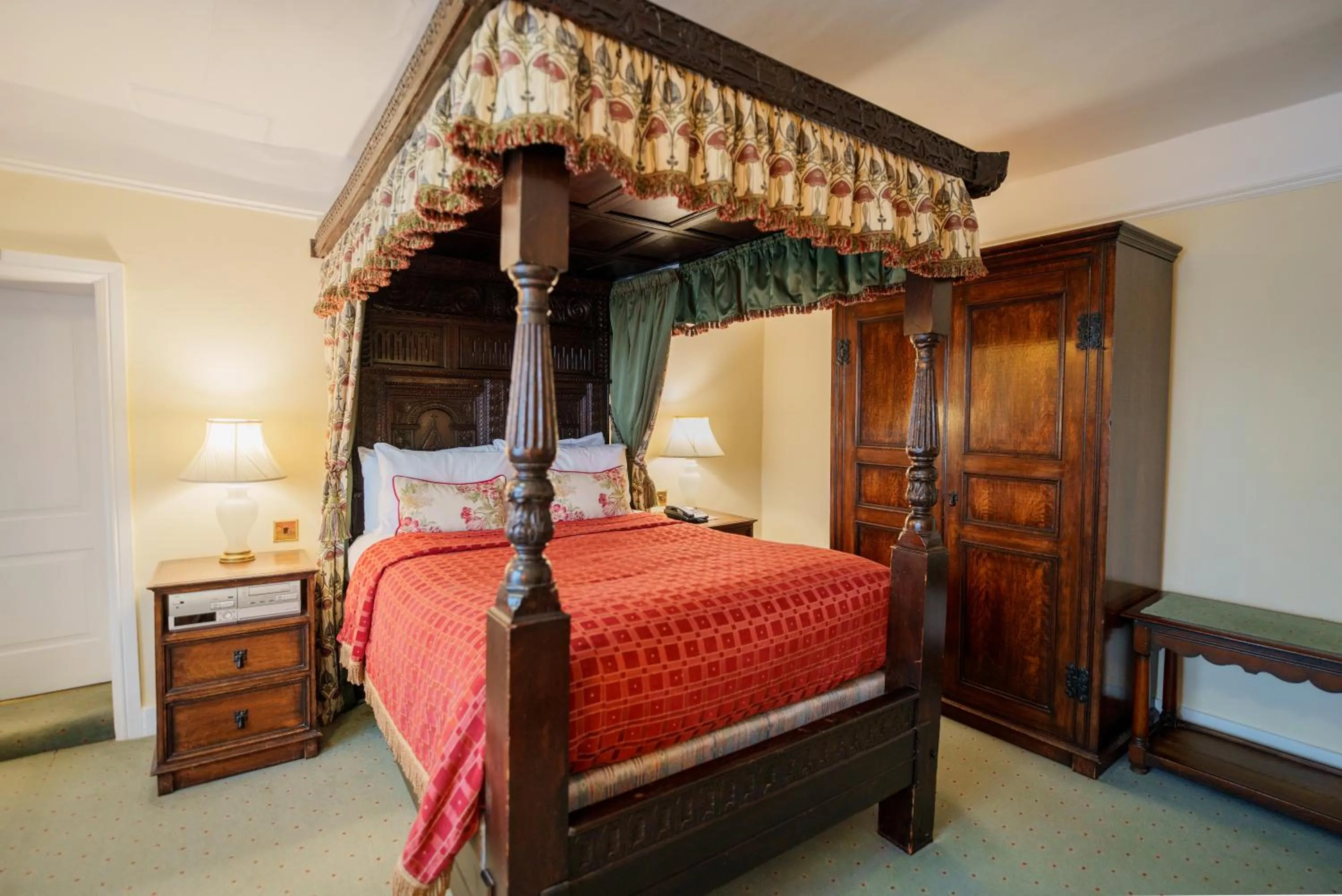 Bed in Marygreen Manor