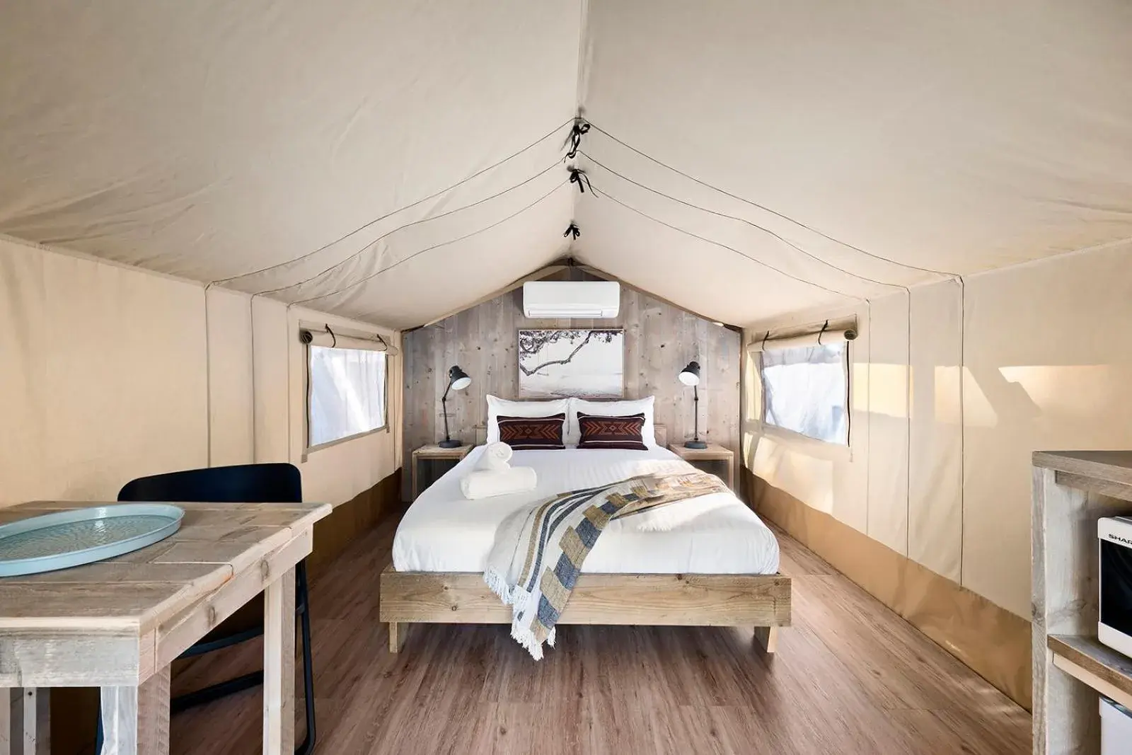 One-Bedroom Chalet in Scamander Sanctuary Holiday Park One-Bedroom Chalet in Scamander Sanctuary Holiday Park