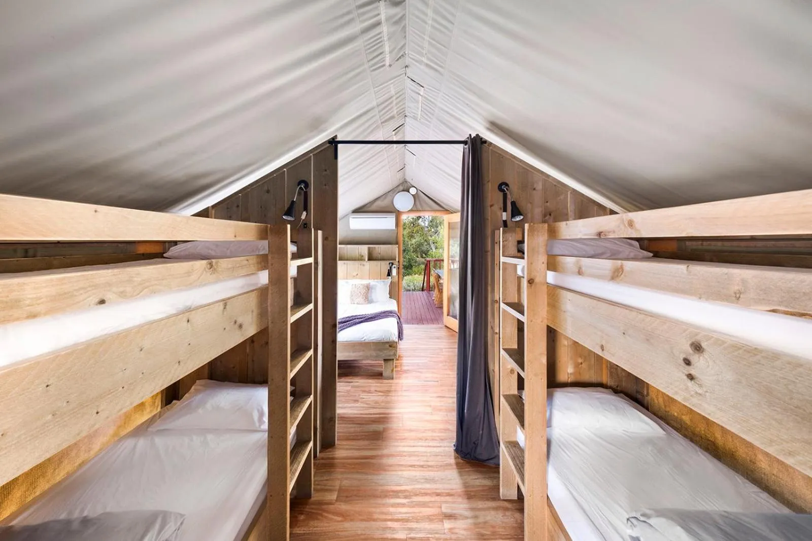 Bedroom, Bed in Scamander Sanctuary Holiday Park