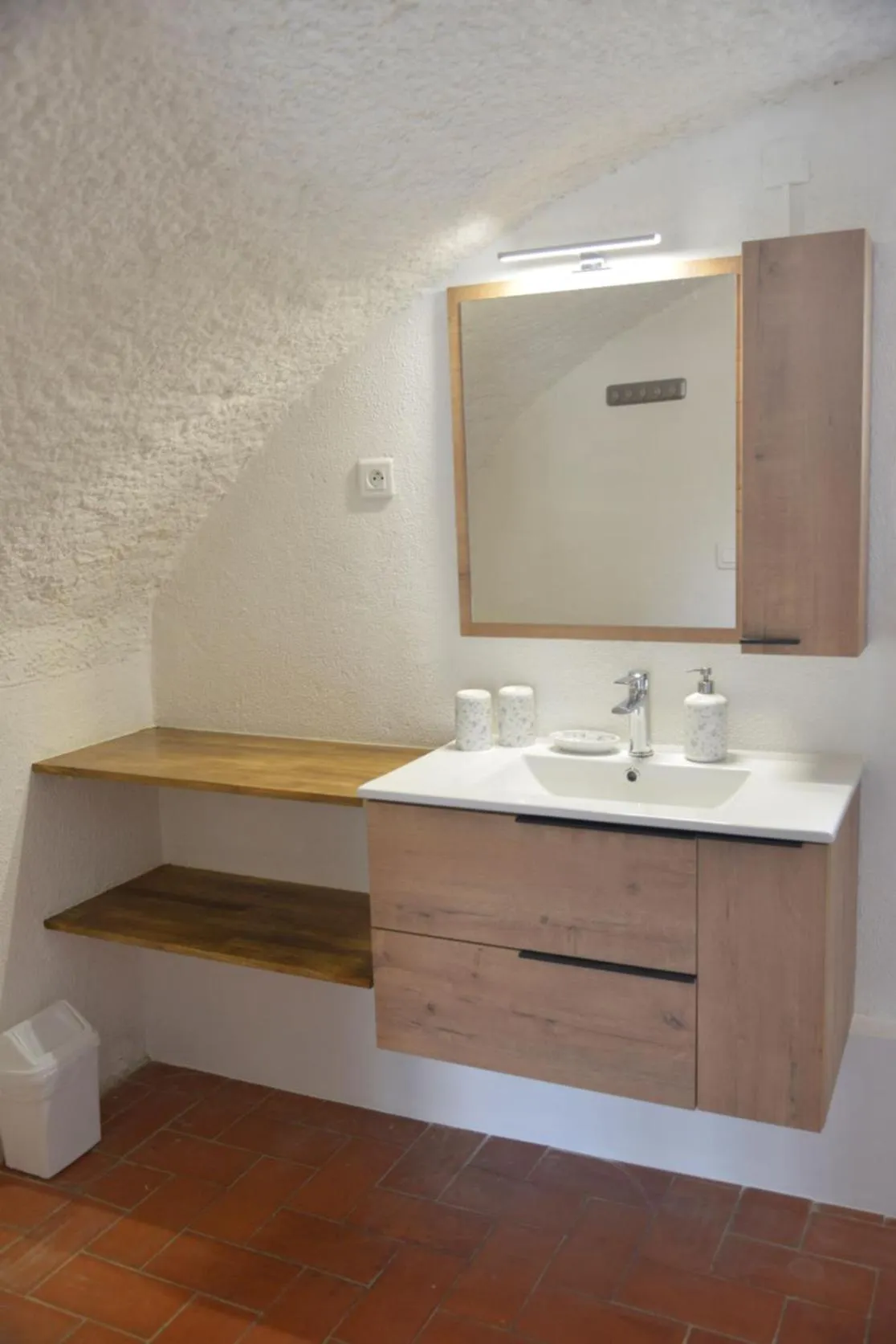 Property building in Au Grand Bonheur