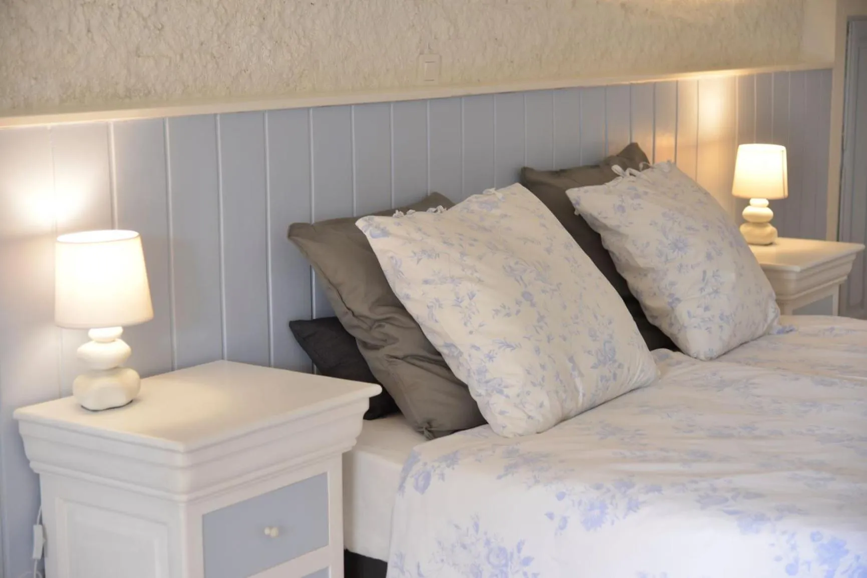 Bedroom, Bed in Au Grand Bonheur