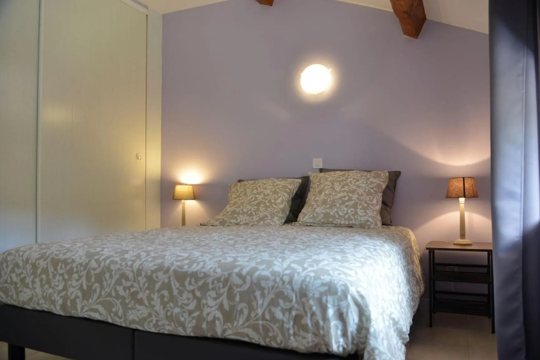 Bedroom, Bed in Au Grand Bonheur