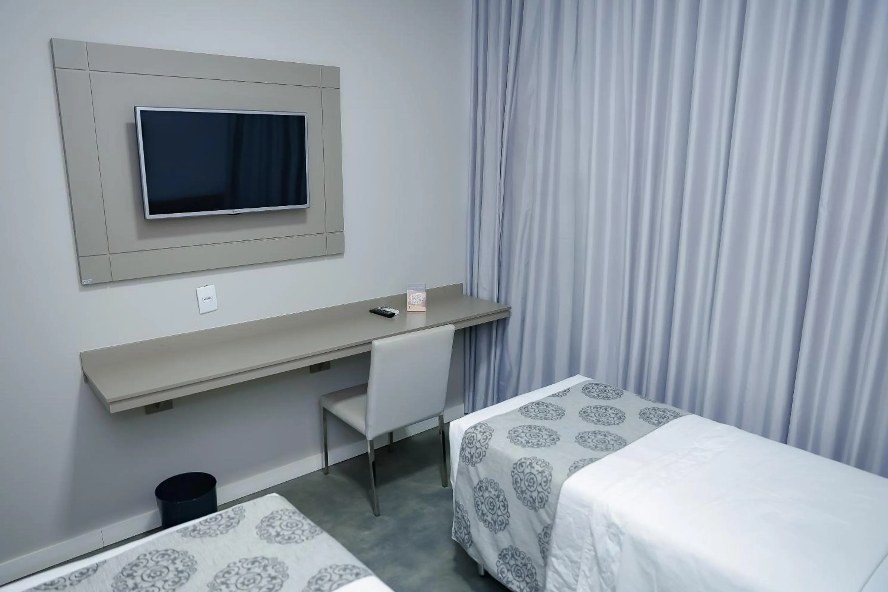 Photo of the whole room, Bed in Verona Tower Hotel