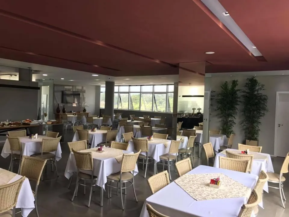 Restaurant/places to eat in Verona Tower Hotel
