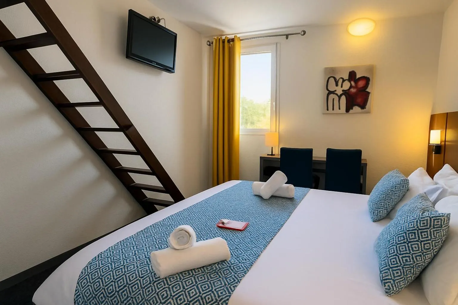 Bedroom, Bed in Hotel & Spa Gil de France Cap d'Agde