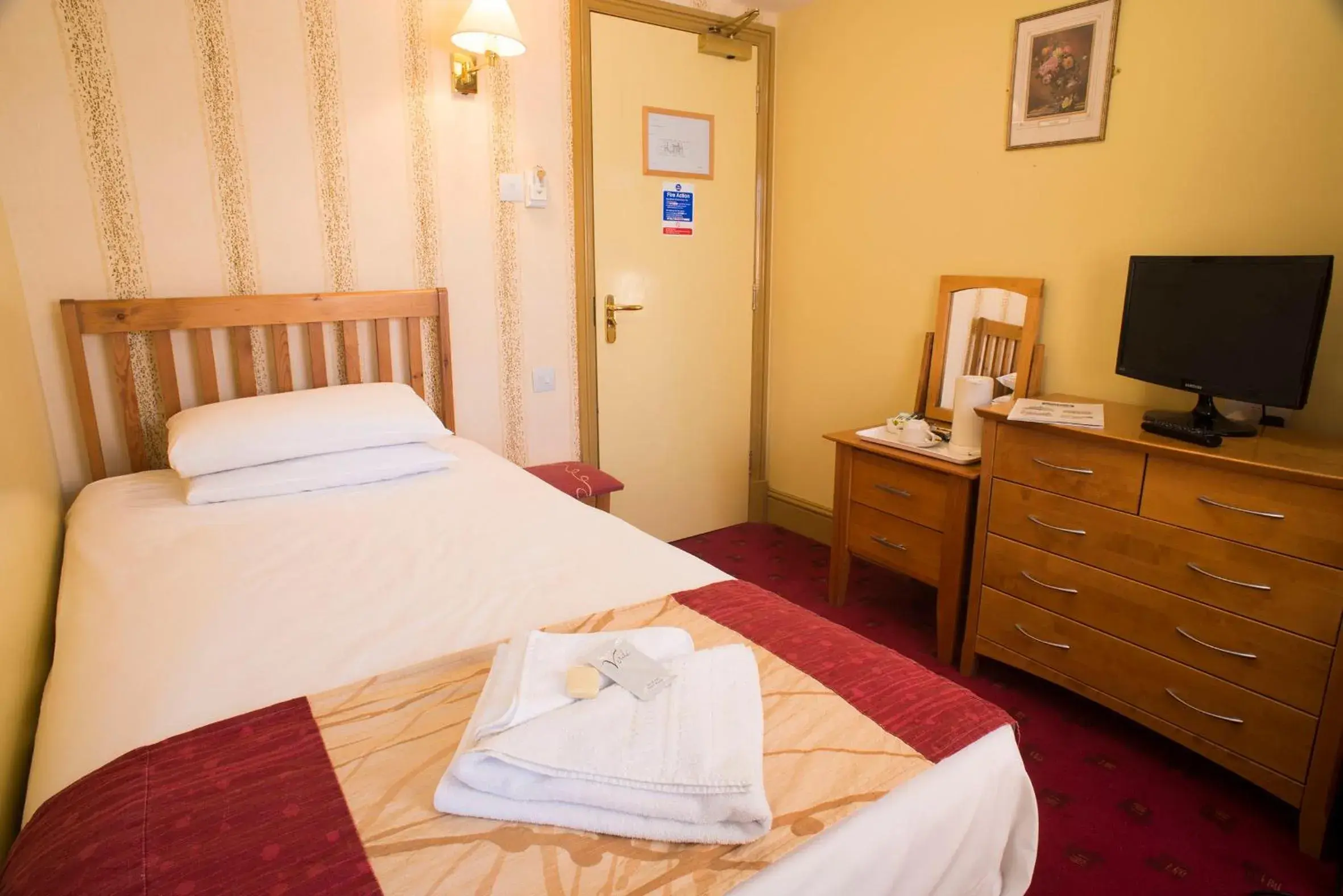 Single Room in The Highwayman Inn Single Room in The Highwayman Inn