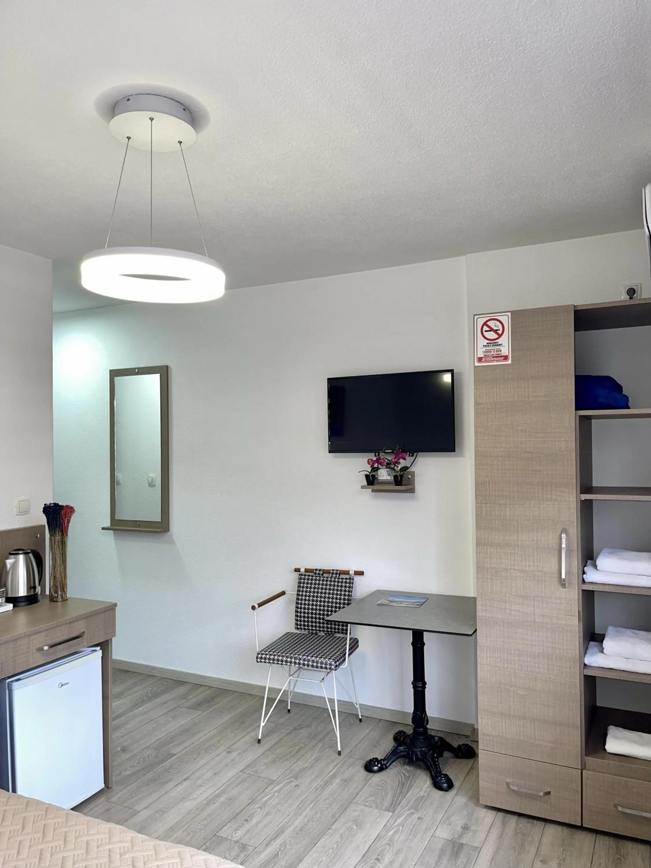 TV and multimedia in Stone Bridge Hotel