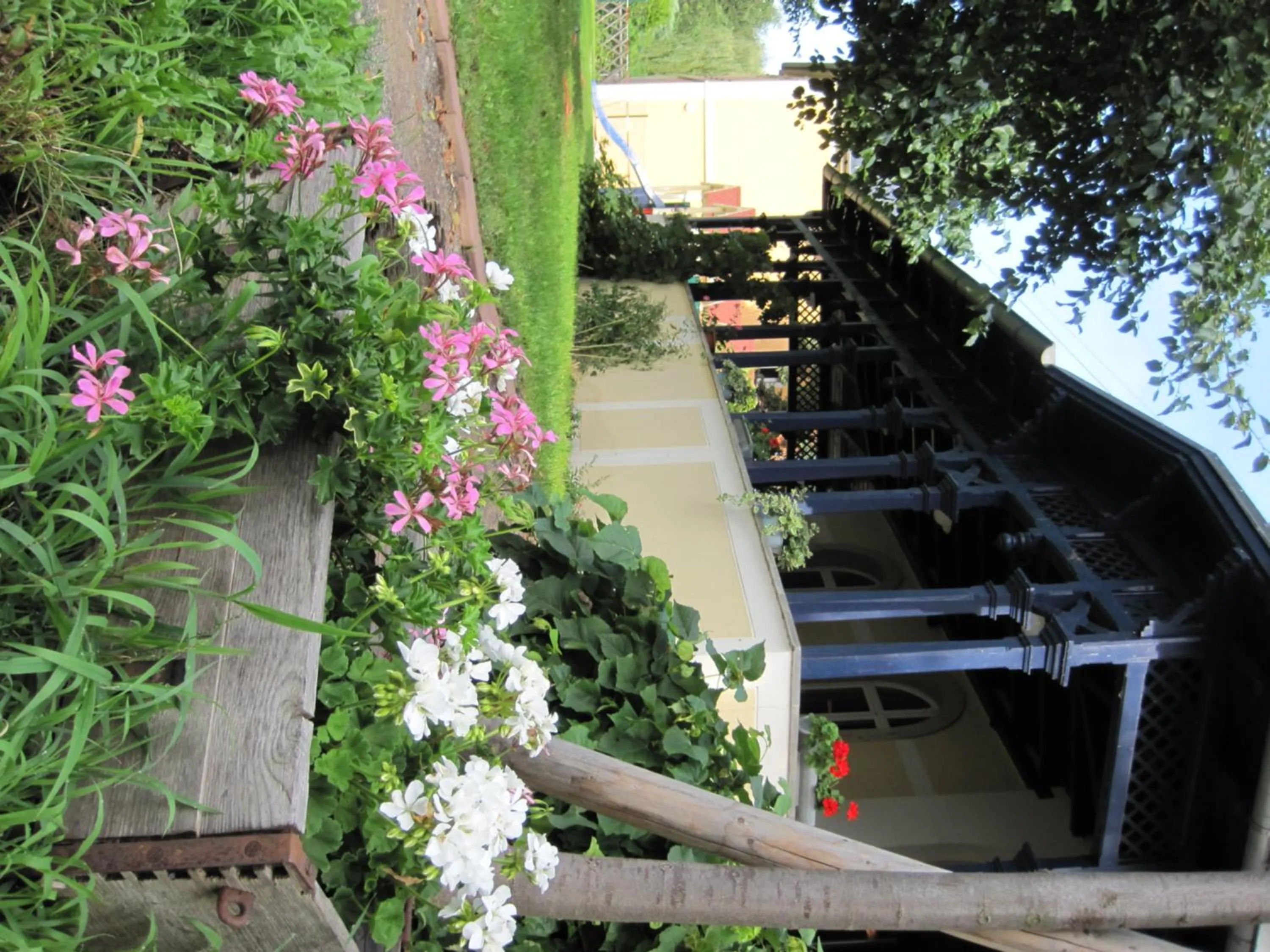 Property building in Dampfschiff Radebeul-Altkö