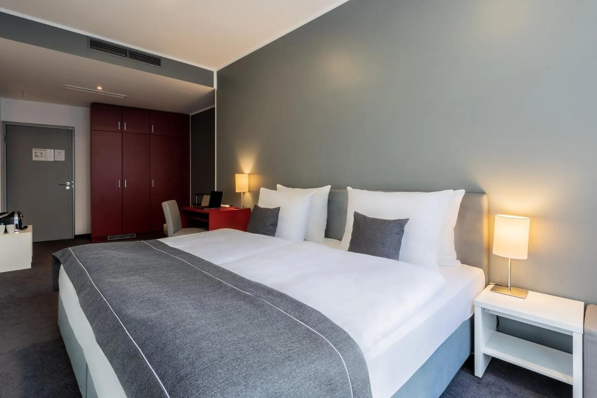Photo of the whole room, Bed in Garner Hotel Berlin - Gendarmenmarkt by IHG