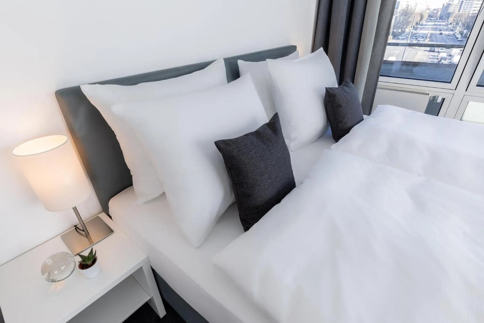 Photo of the whole room, Bed in Garner Hotel Berlin - Gendarmenmarkt by IHG