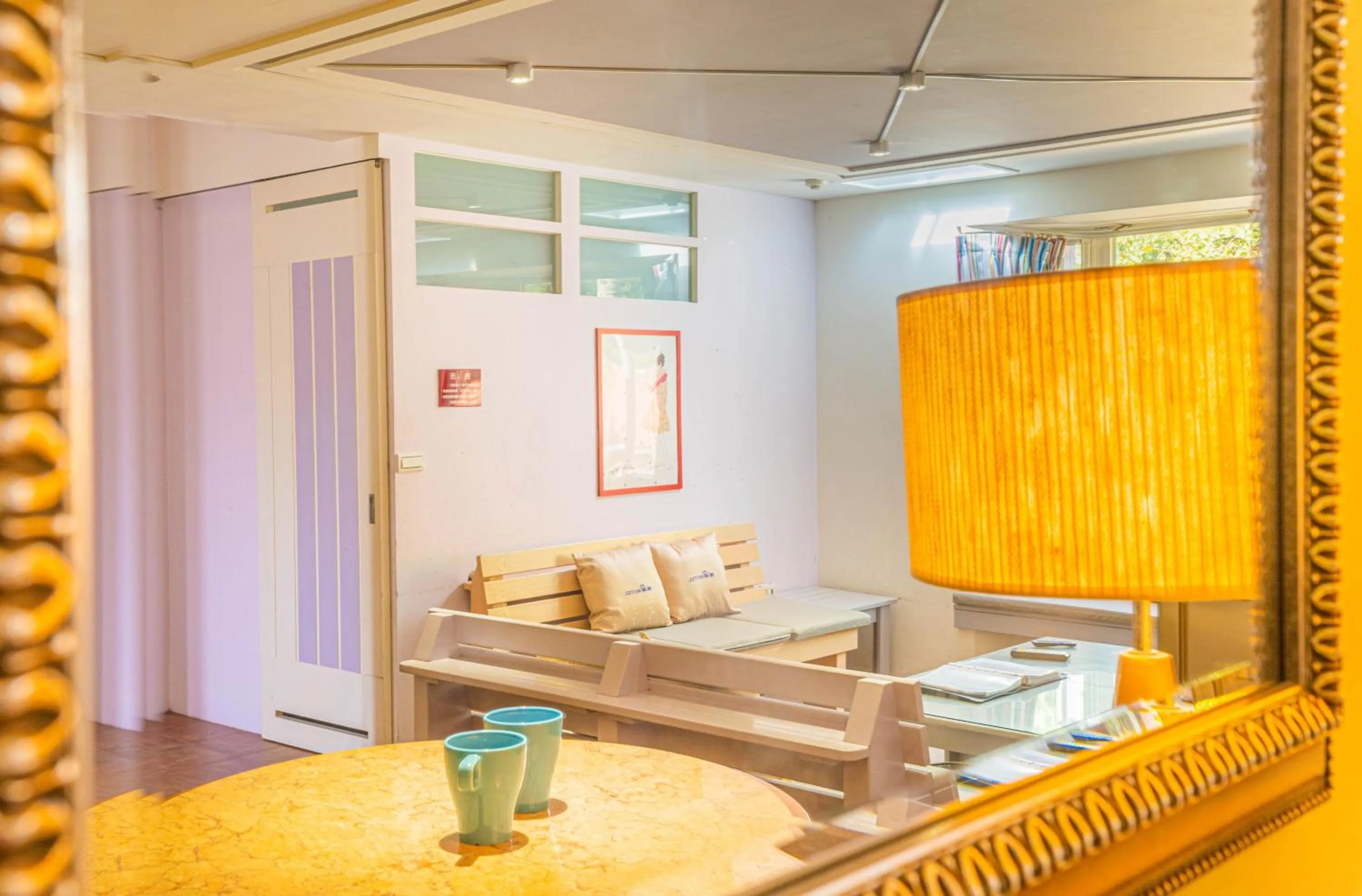 Living room in Regale Motel