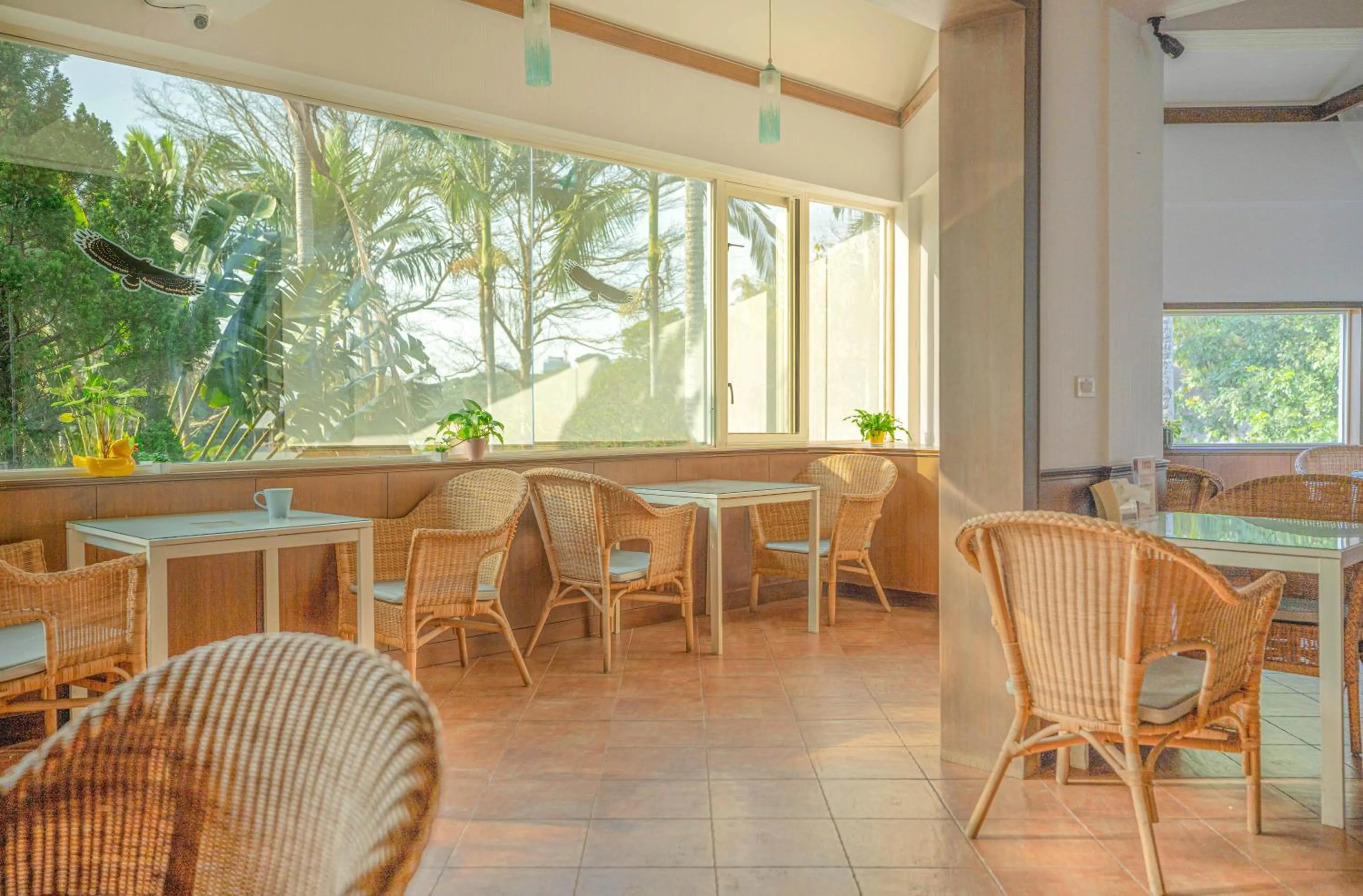 Restaurant/places to eat in Regale Motel