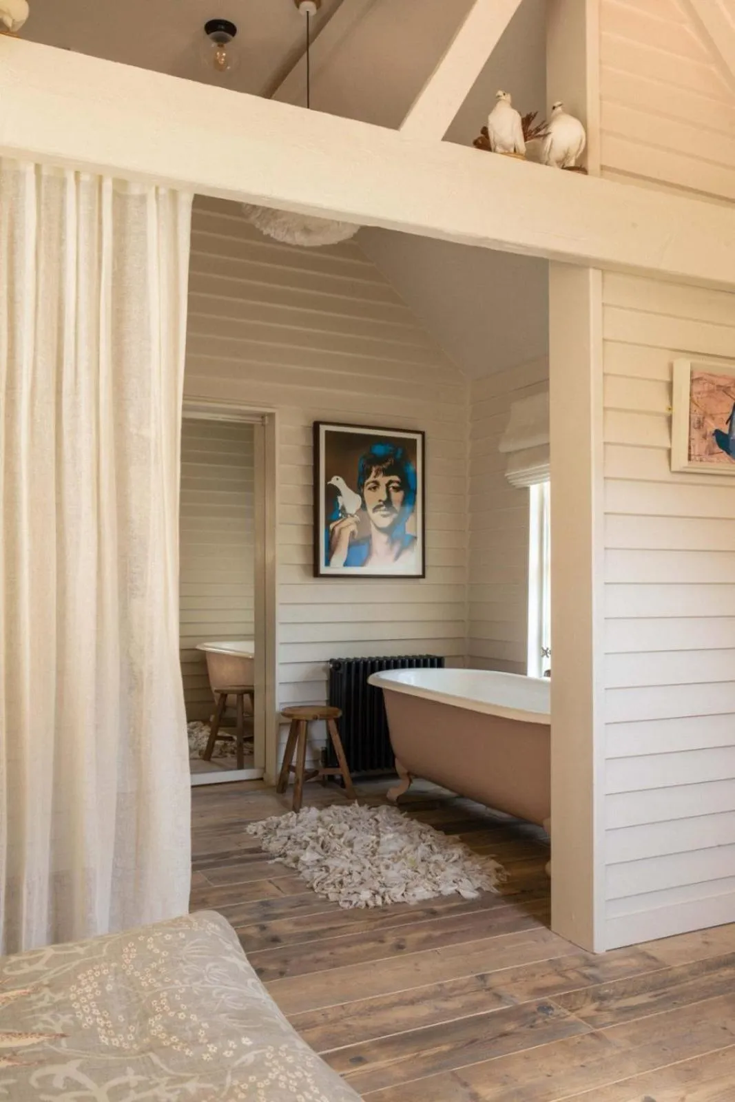 Bathroom, Bed in The George In Rye