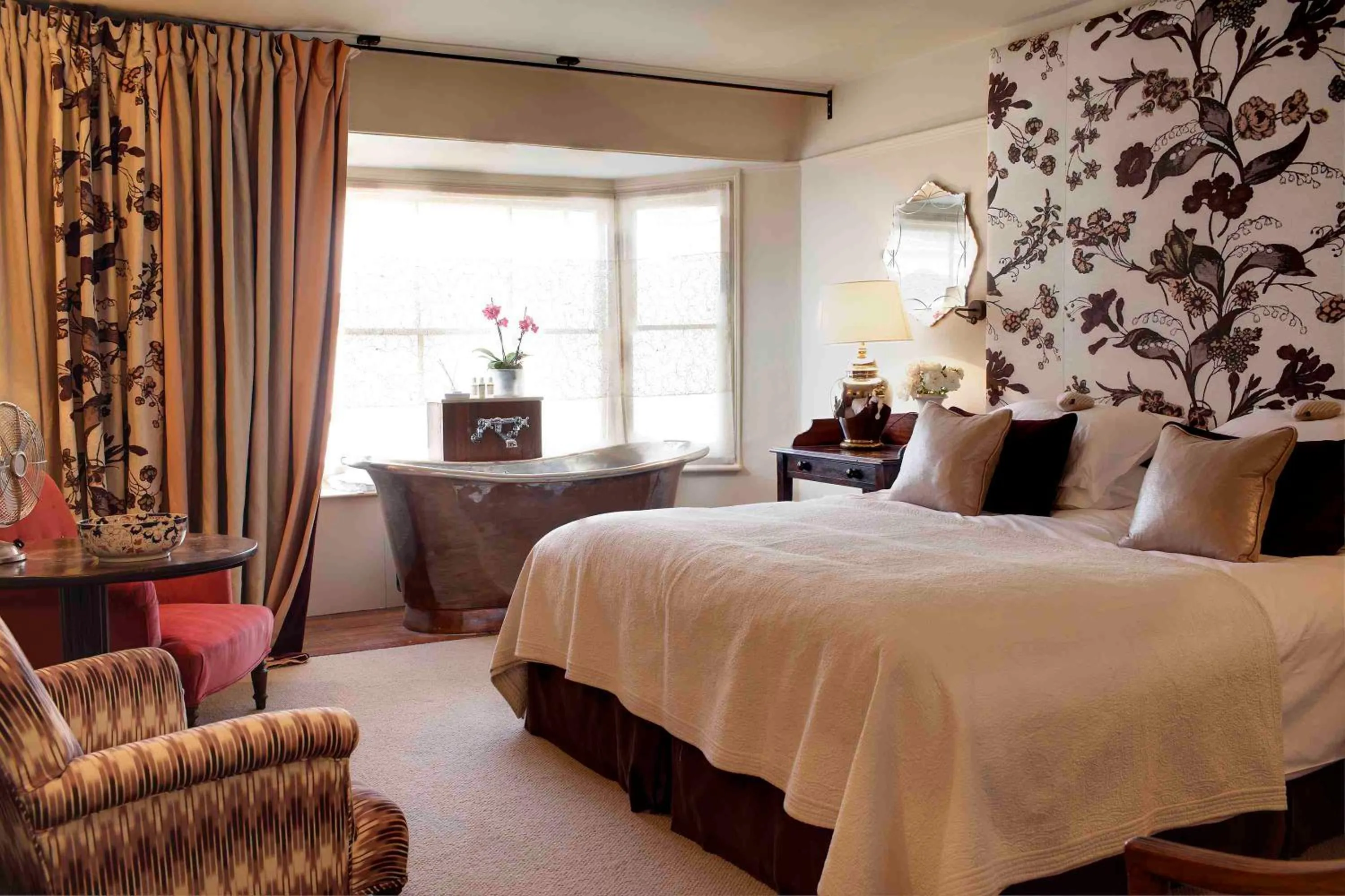 Bedroom, Bed in The George In Rye