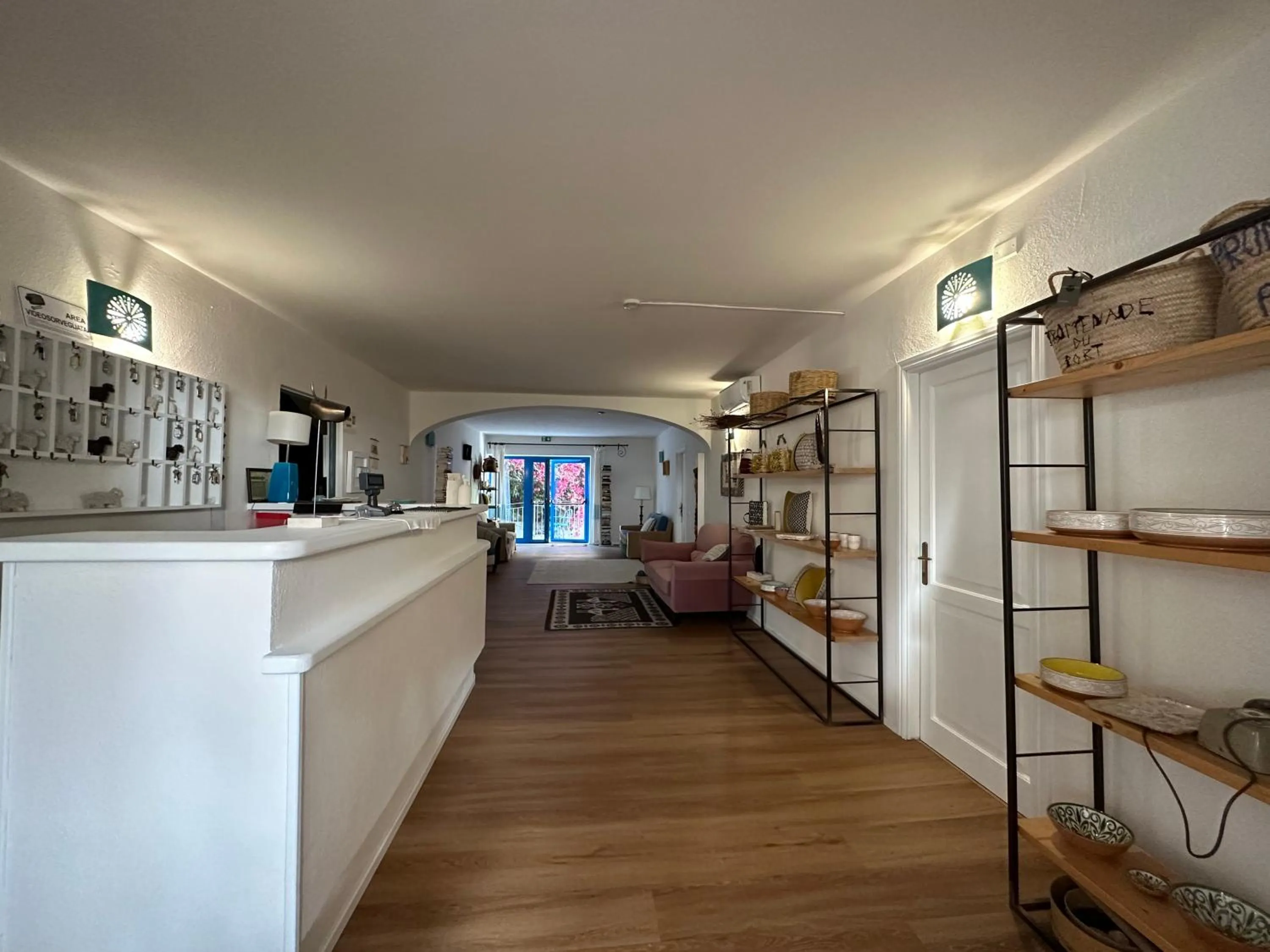 Lobby or reception in Hotel S'Ortale Possibilità di Parcheggio interno e Ristorante all'aperto