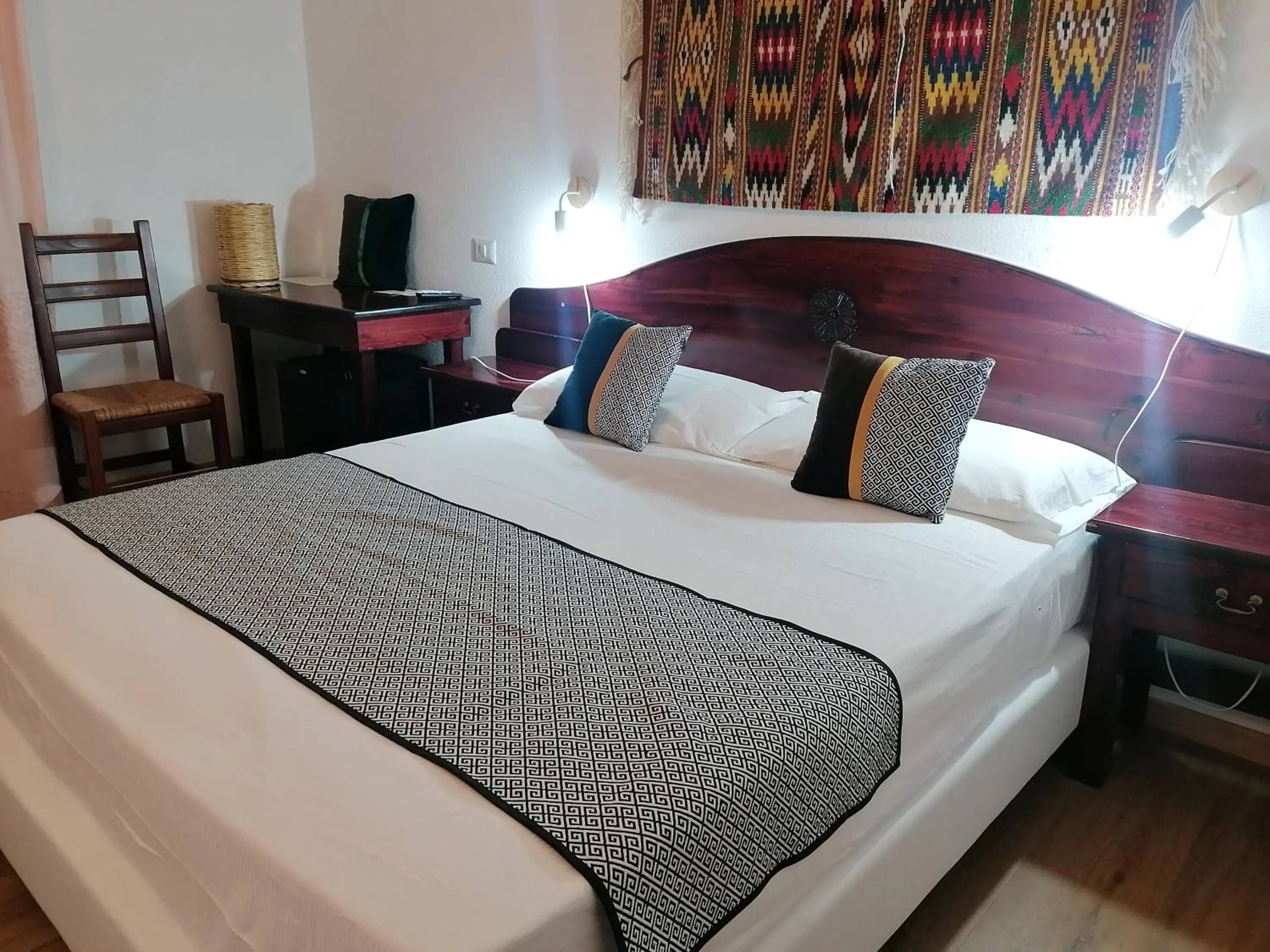 Bed in Hotel S'Ortale Possibilità di Parcheggio interno e Ristorante all'aperto