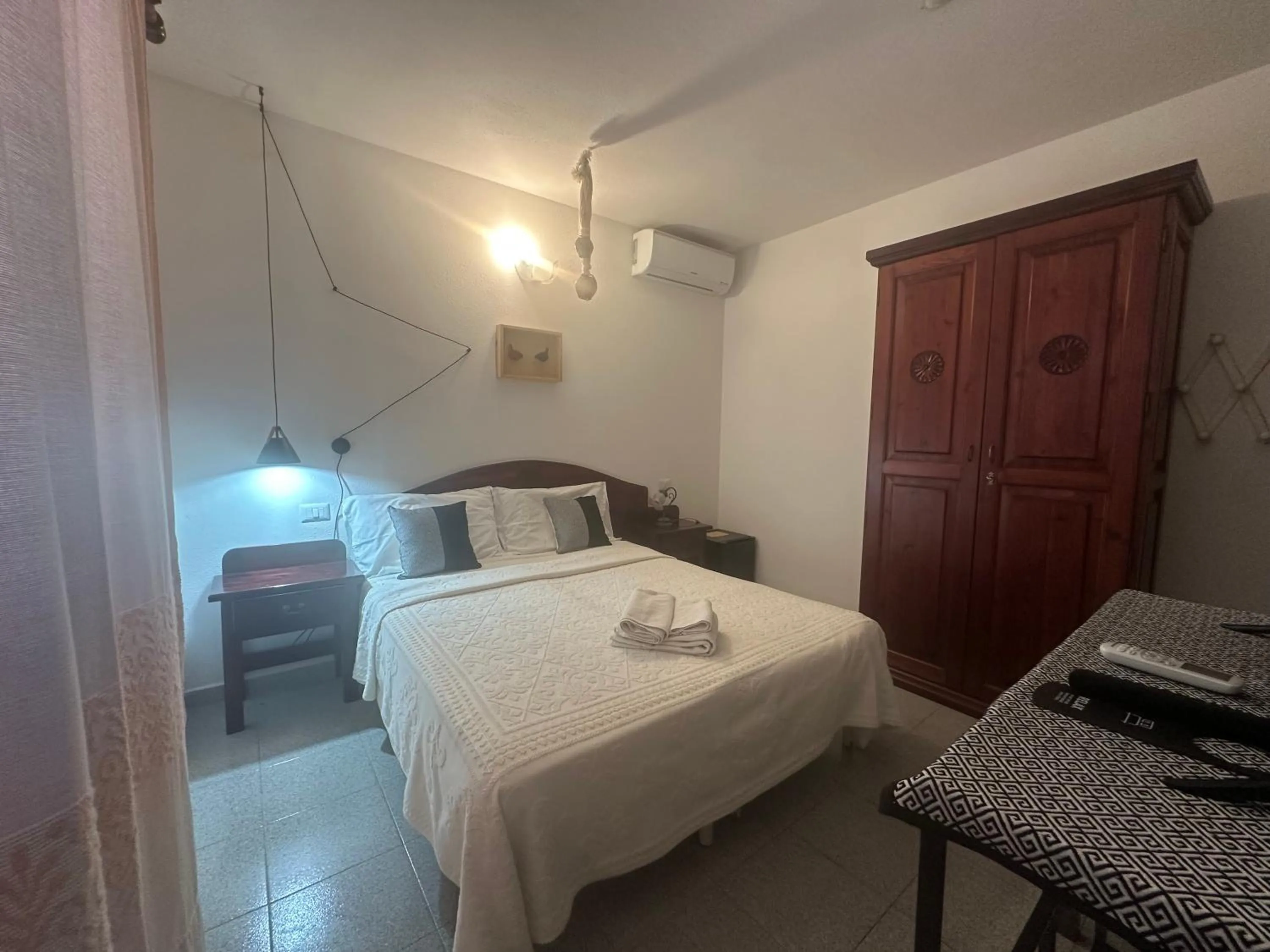 Bed in Hotel S'Ortale Possibilità di Parcheggio interno e Ristorante all'aperto