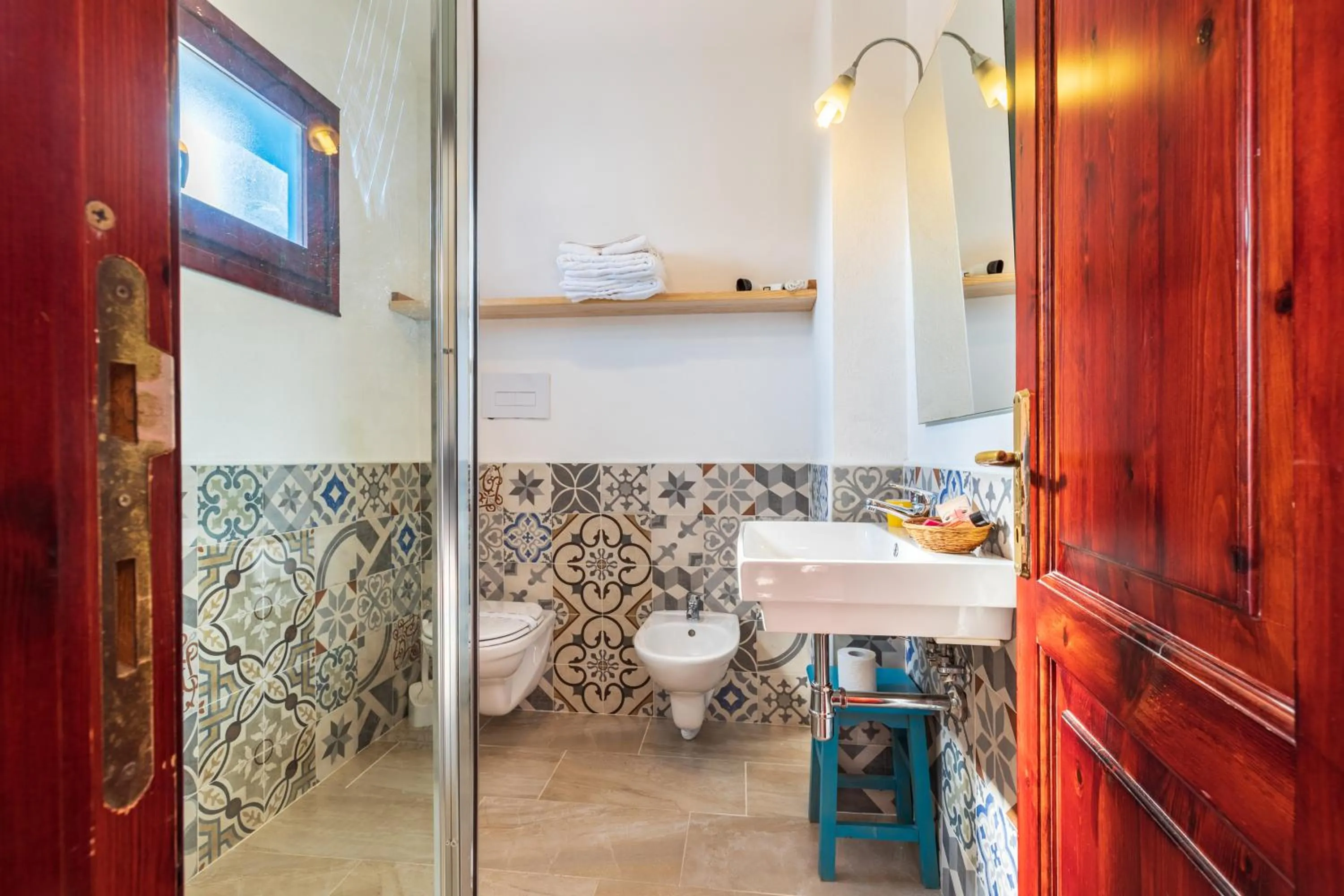 Shower in Hotel S'Ortale Possibilità di Parcheggio interno e Ristorante all'aperto