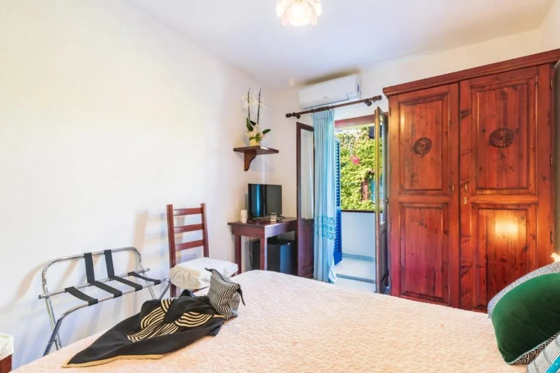 Bed in Hotel S'Ortale Possibilità di Parcheggio interno e Ristorante all'aperto