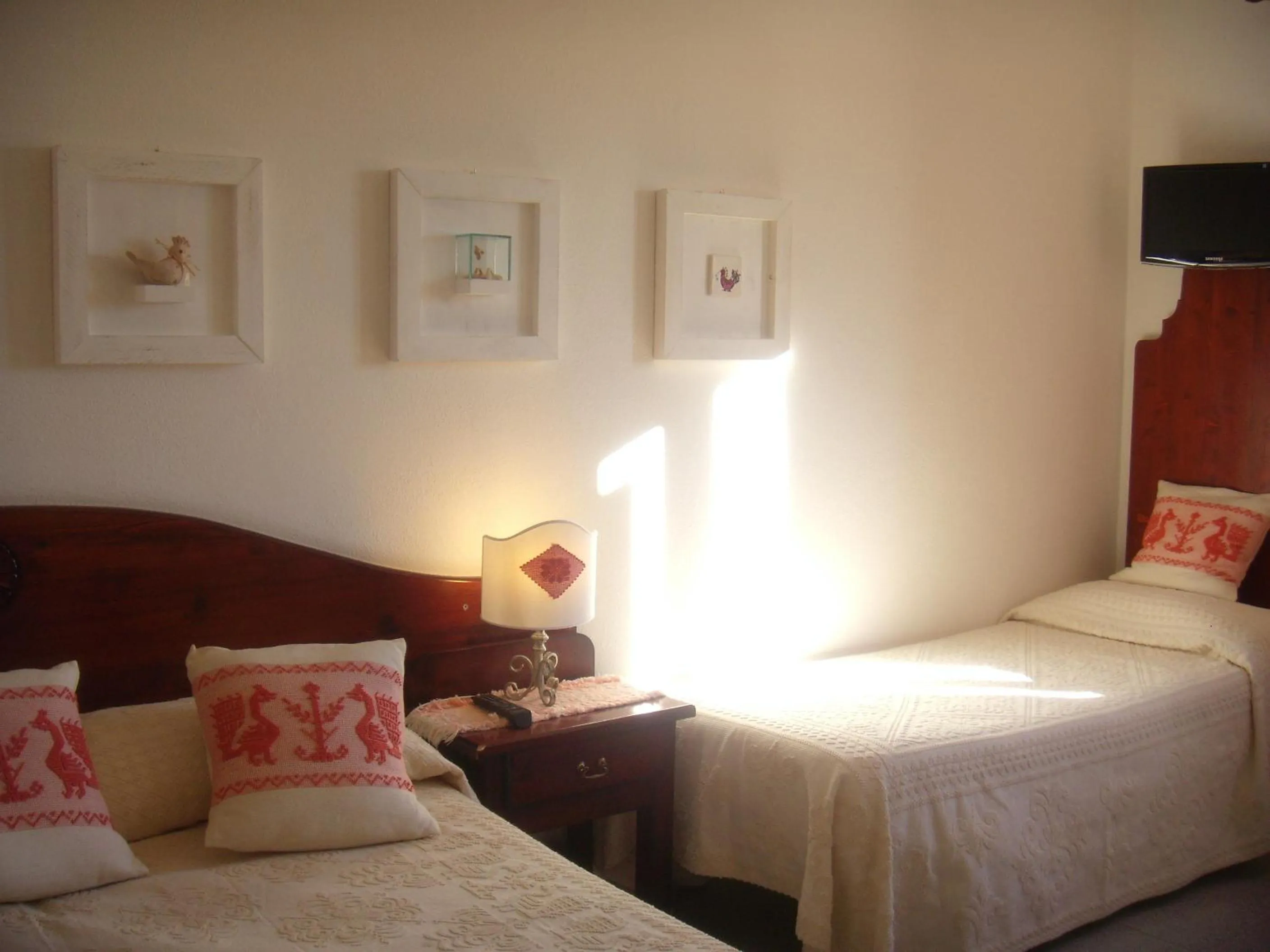 Bed in Hotel S'Ortale Possibilità di Parcheggio interno e Ristorante all'aperto